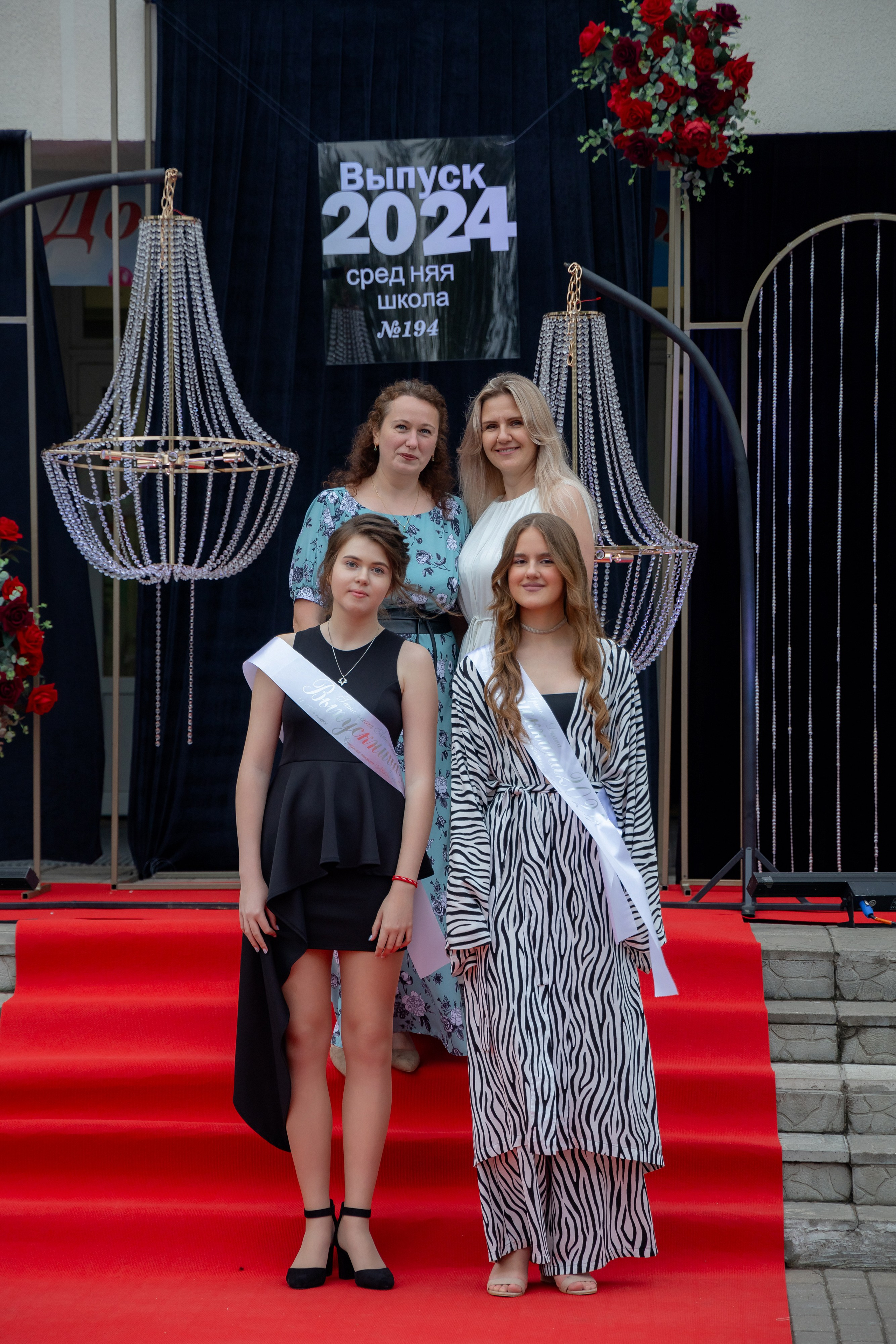 Школьный выпускной 2024 год в Соколе (Минск). Свадебный фотограф в Минске/Беларуси Сергей Спиридонов