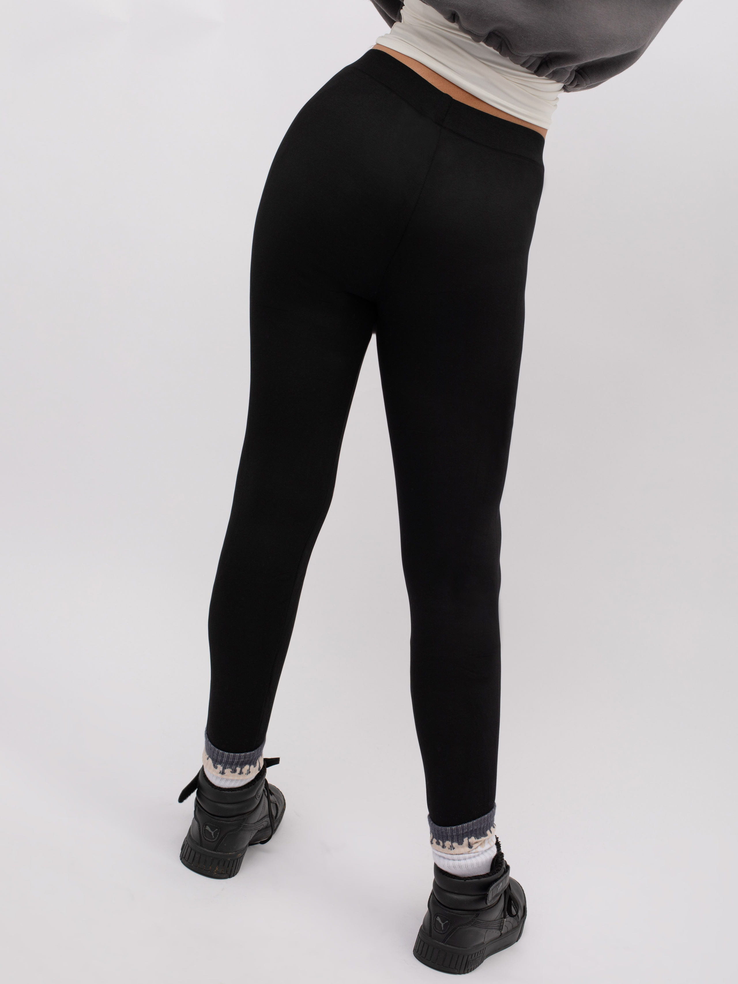 Утепленные лосины. Фотостудия предметной и модельной съёмки для маркетплейсов