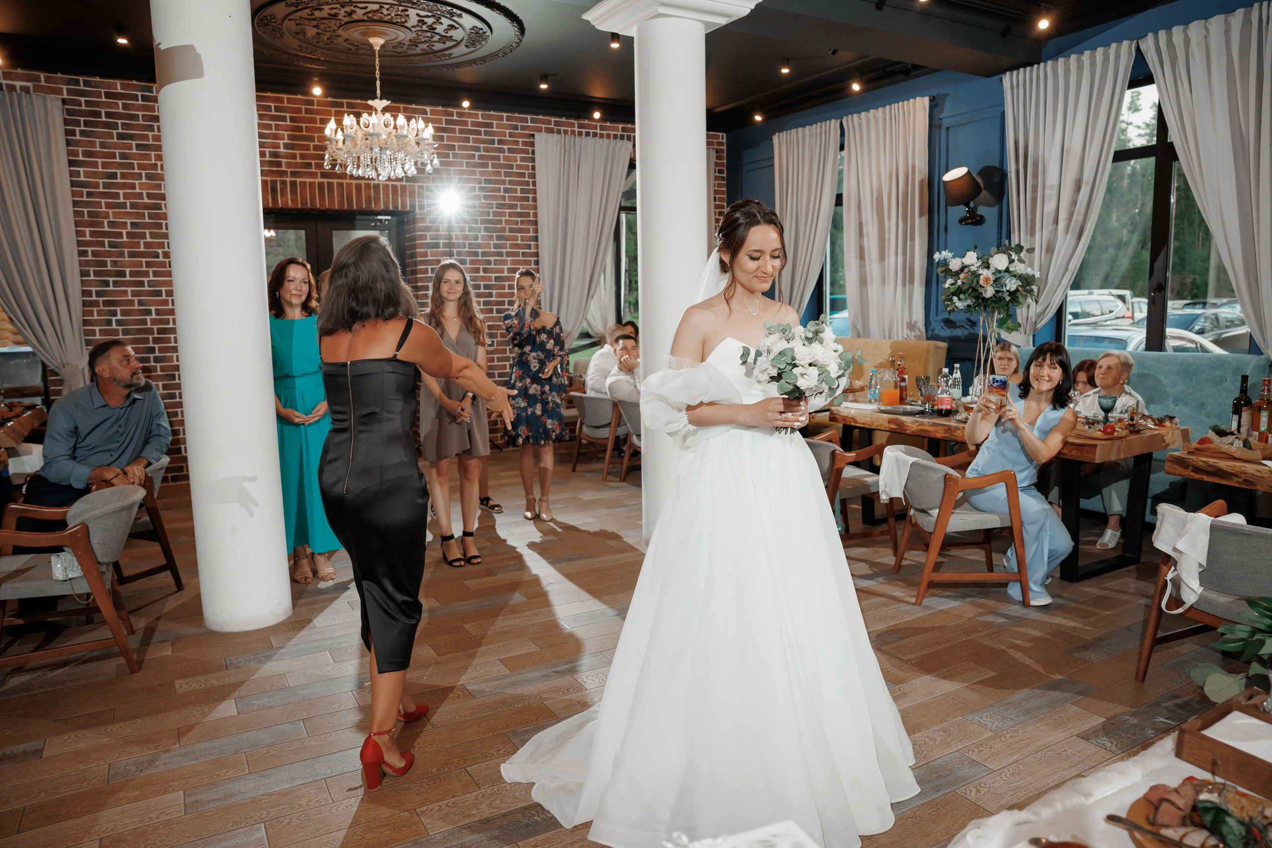 Полина и Дмитрий, загородный клуб «Барин», ЗАГС в г. Пушкино. Свадебный и репортажный фотограф (Москва, Королев и другие)