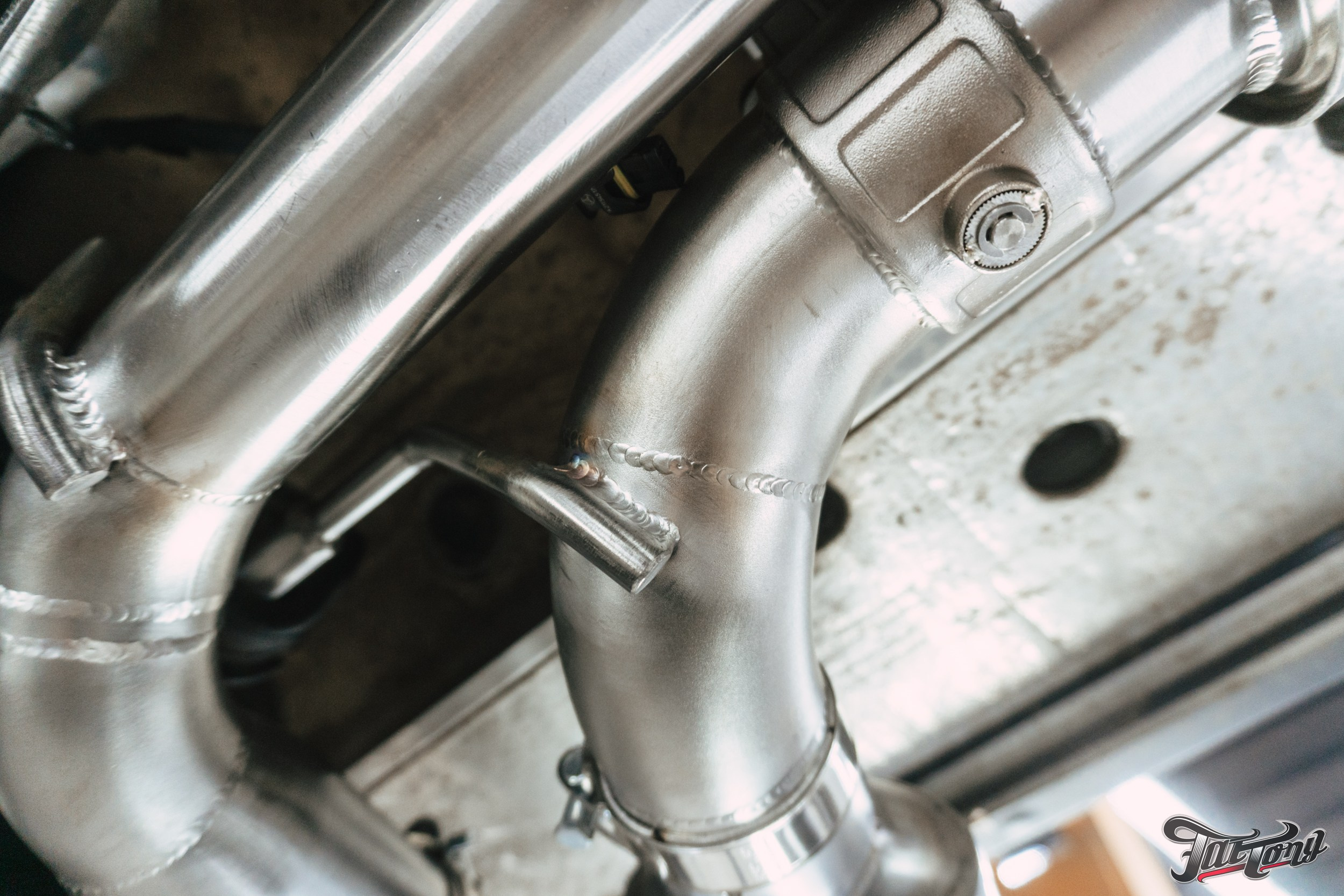 Mercedes G-class выхлопная система с 2мя режимами громкости. DeLorein