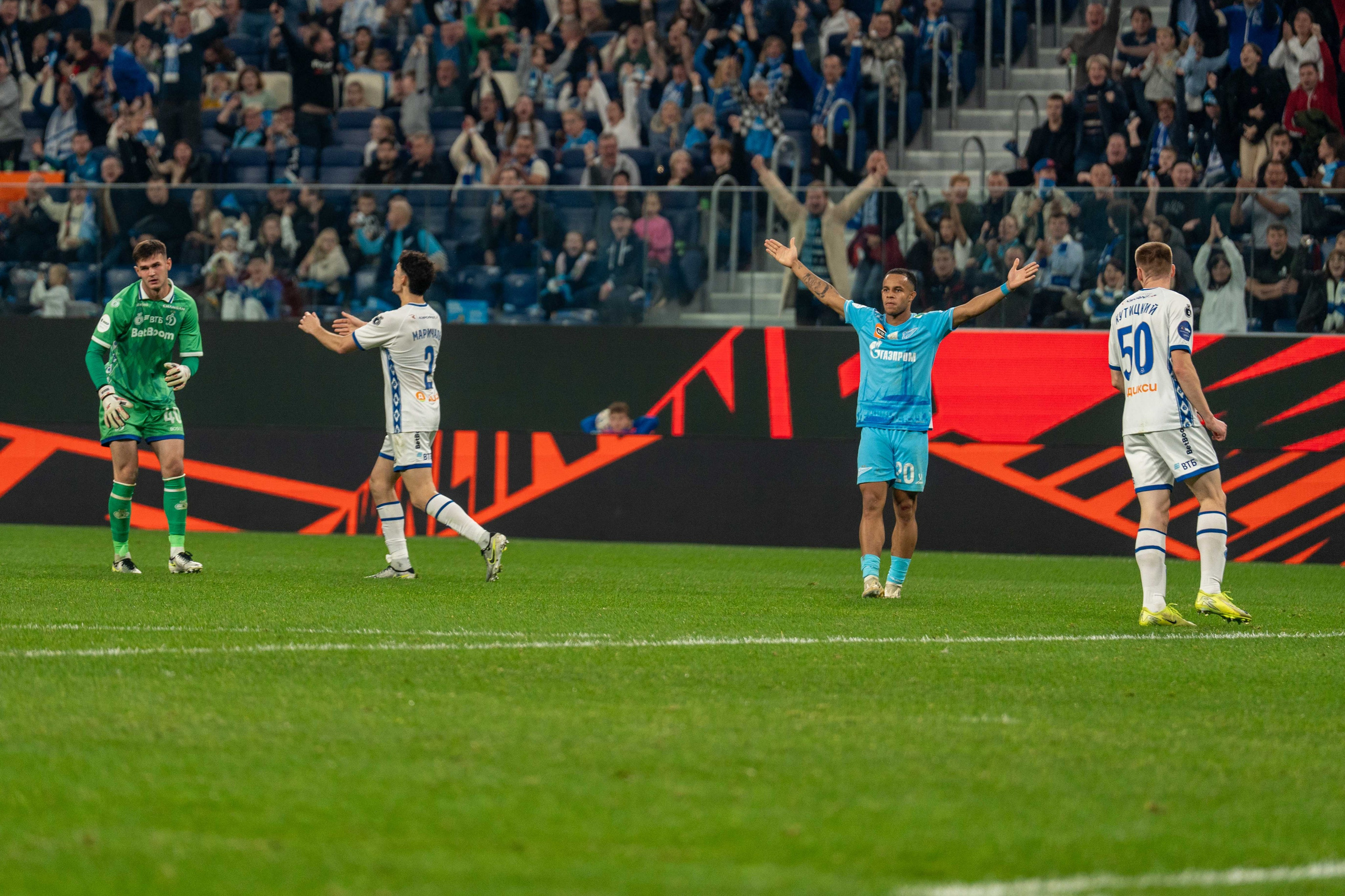 Зенит — Динамо (Москва): фотогалерея РПЛ, 13 тур на Газпром Арене | Антон Гауф. Спортивный фотограф в Санкт-Петербурге | Антон Гауф