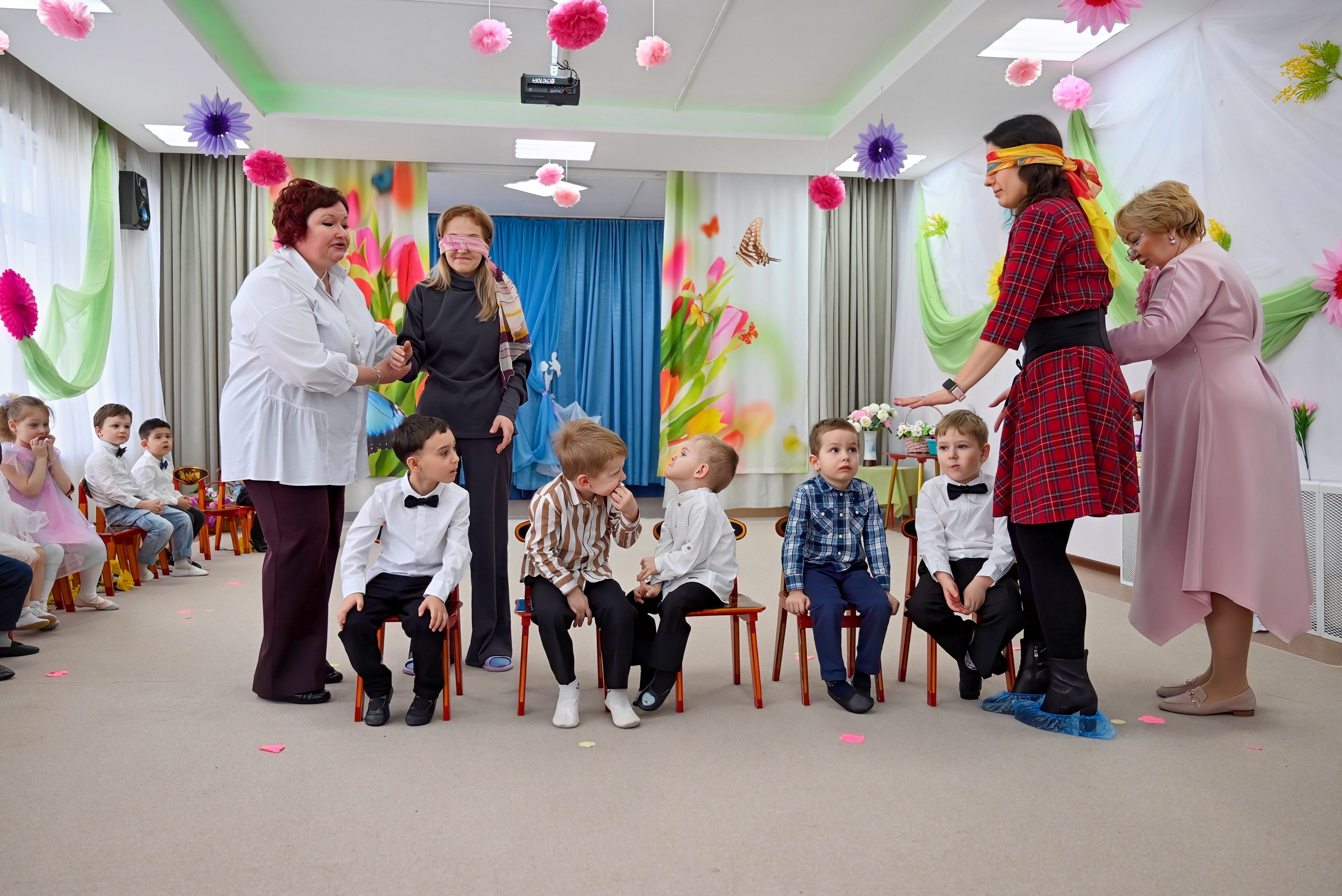 Праздник в группе «Дружная семейка». Семейный и детский фотограф Москва