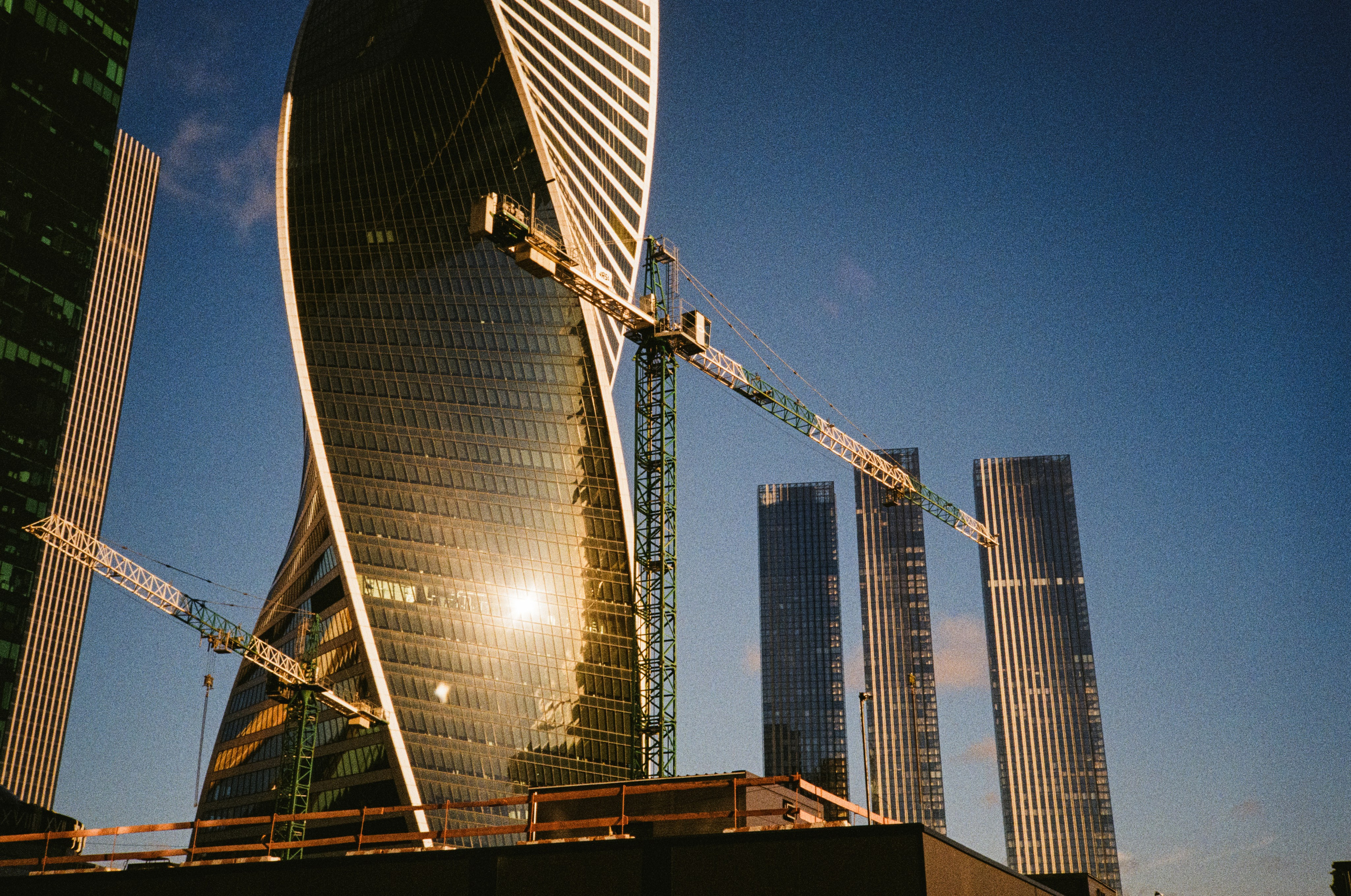 Москва Сити — 19 января 2025 года / Konica Big Mini (black) / Fujifilm C200