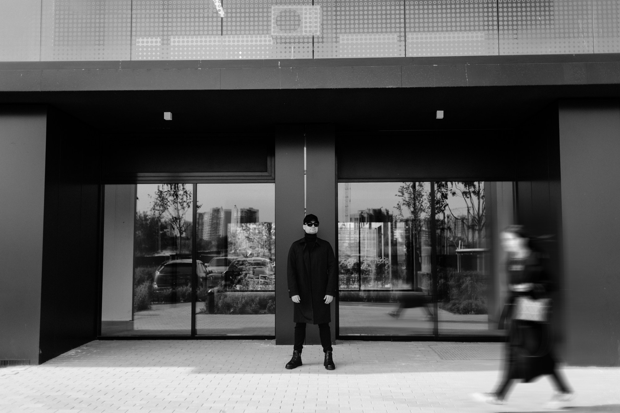 Мужской фотограф в Тюмени Стрит-съемка в Европейском микрорайоне. Портретный фотограф Тюмень Дарья Мустафина