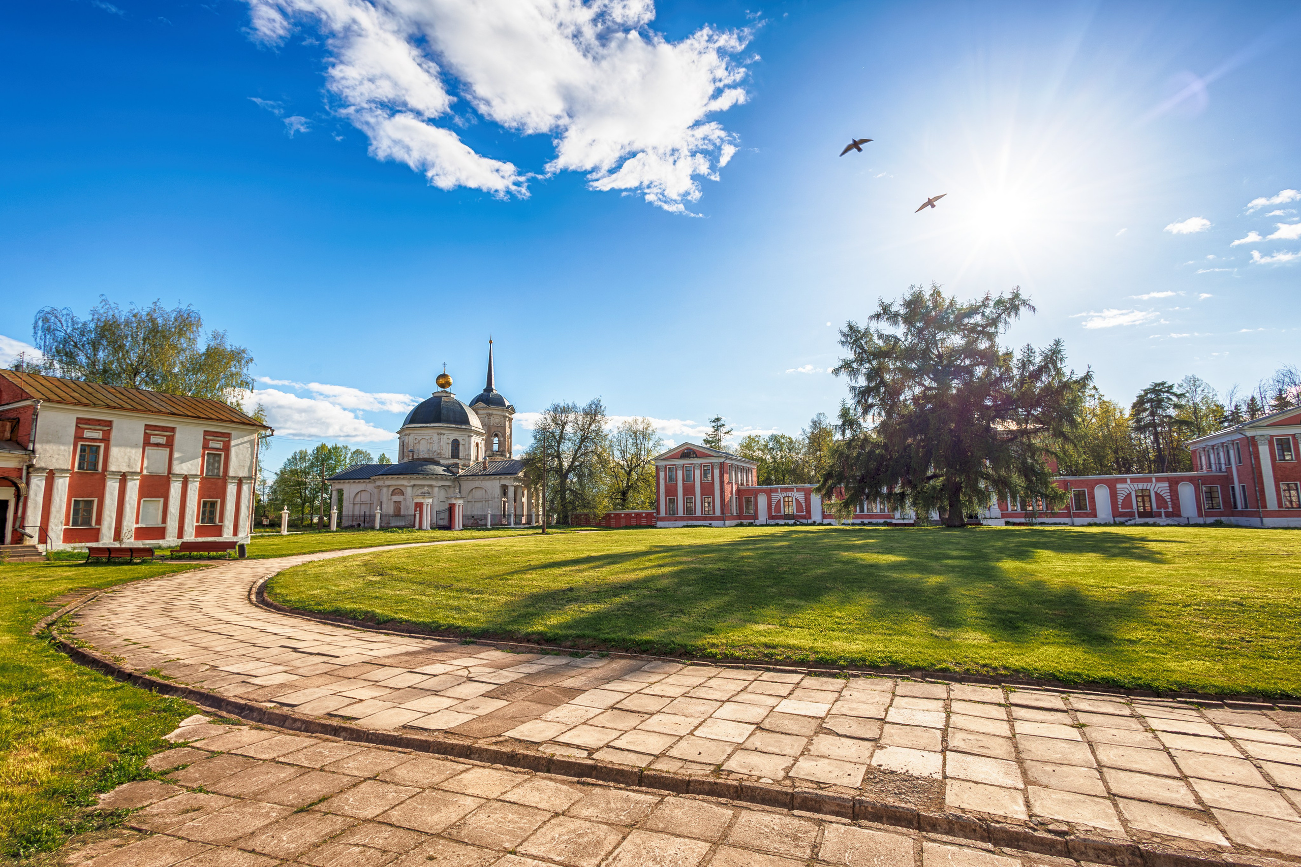 Тайны Яропольца: Усадьба Гончаровых и следы Пушкина. 1000 куполов России, фотопроект Вадима Квятковского и Надежды Ельцовой