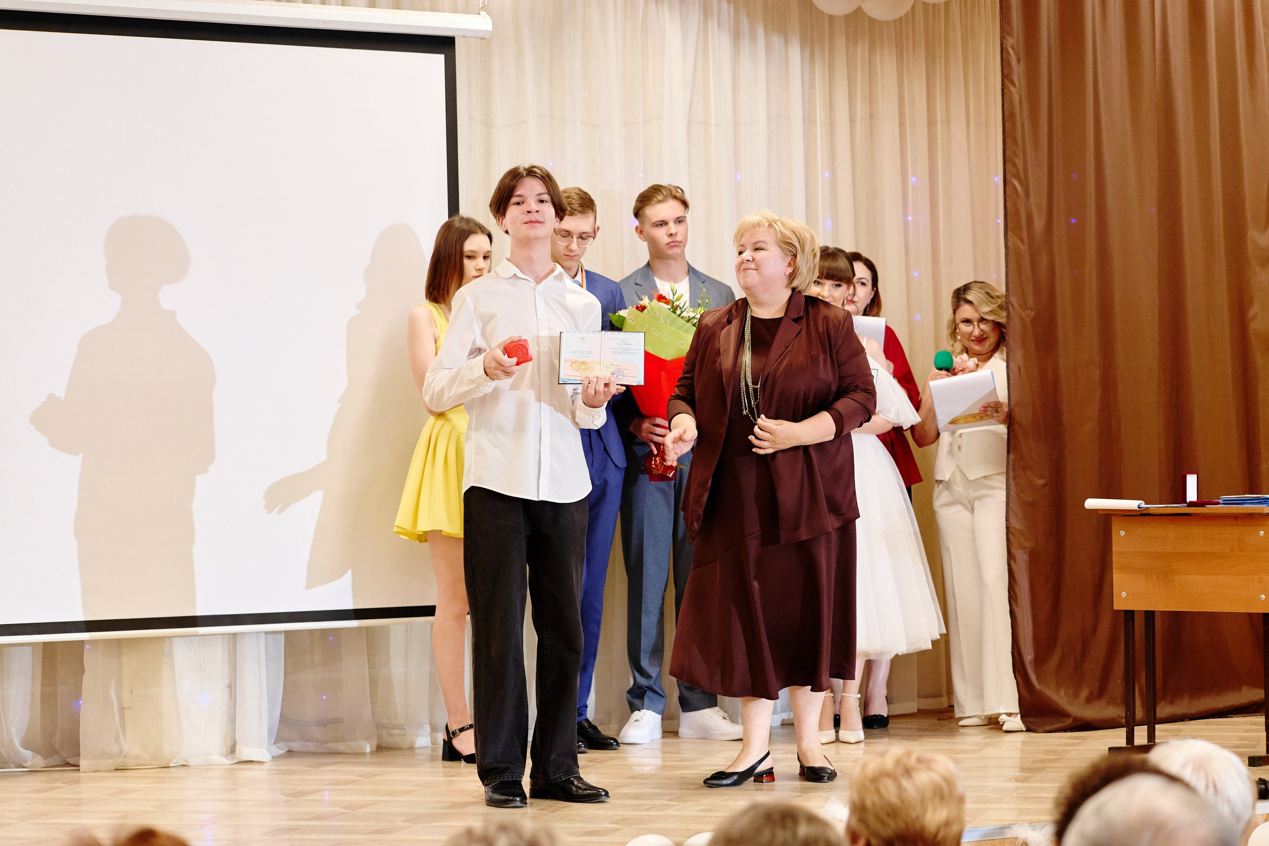 Выпускной 35 Сош. Фотограф Выпускные альбомы Таганрог Сергей Коробченко