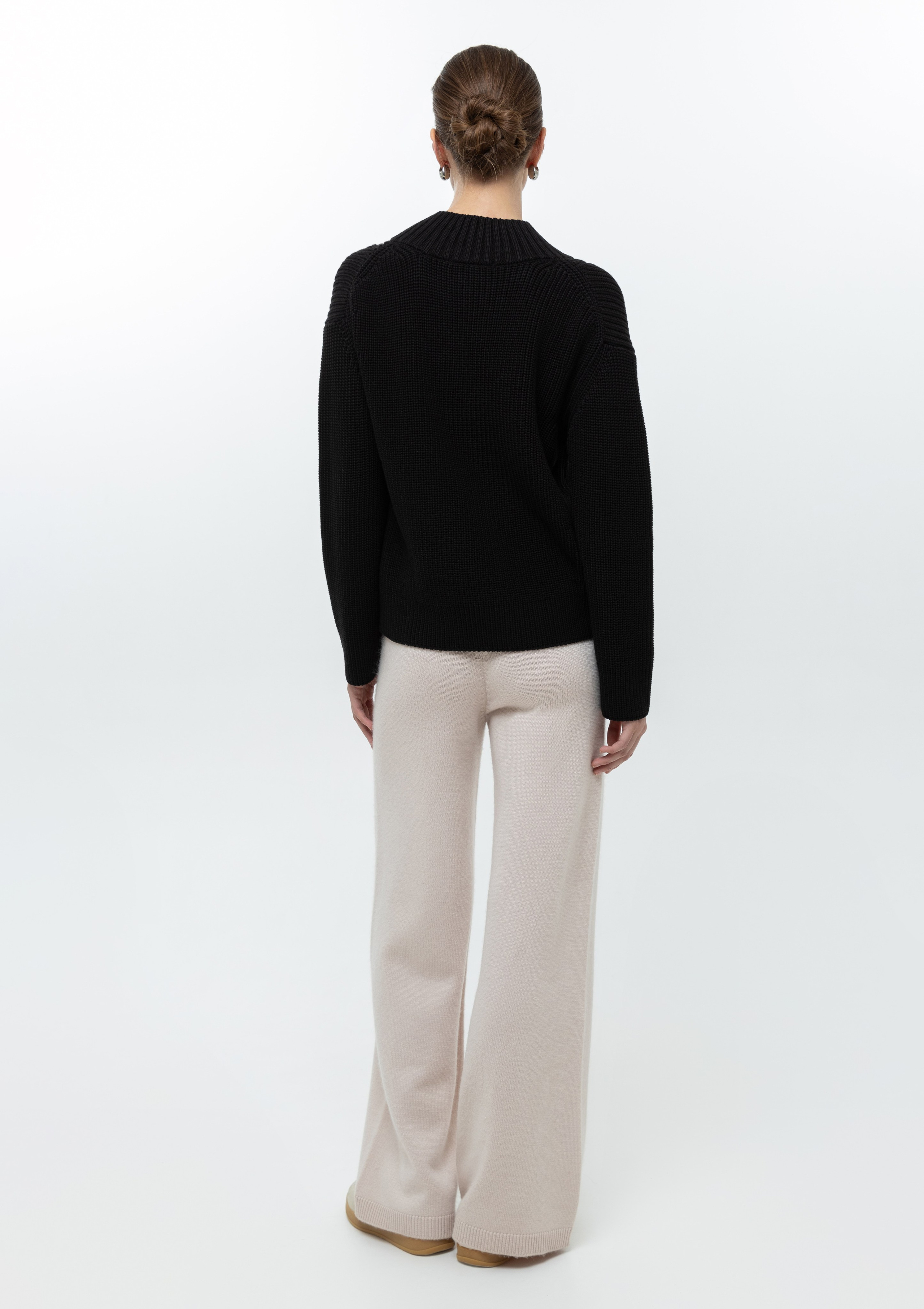 Каталог. Верхняя одежда + трикотаж бренда. 4ч,. Визажист для брендов, Фэшн продюсер Олеся Глушкова