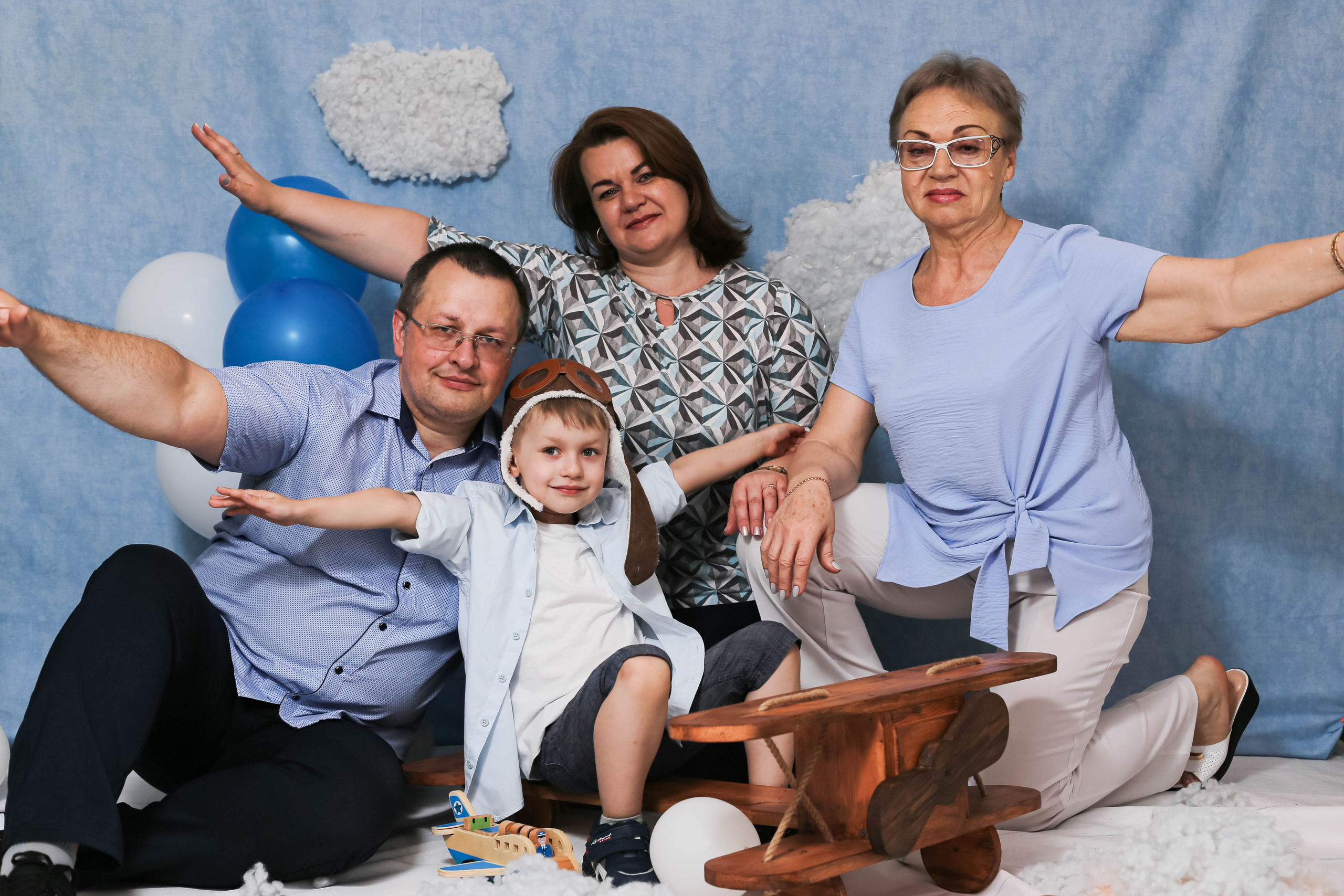 Детские фотопроекты. «ФотоЛерия» ФОТОГРАФ ВЫПУСКНЫЕ АЛЬБОМЫ