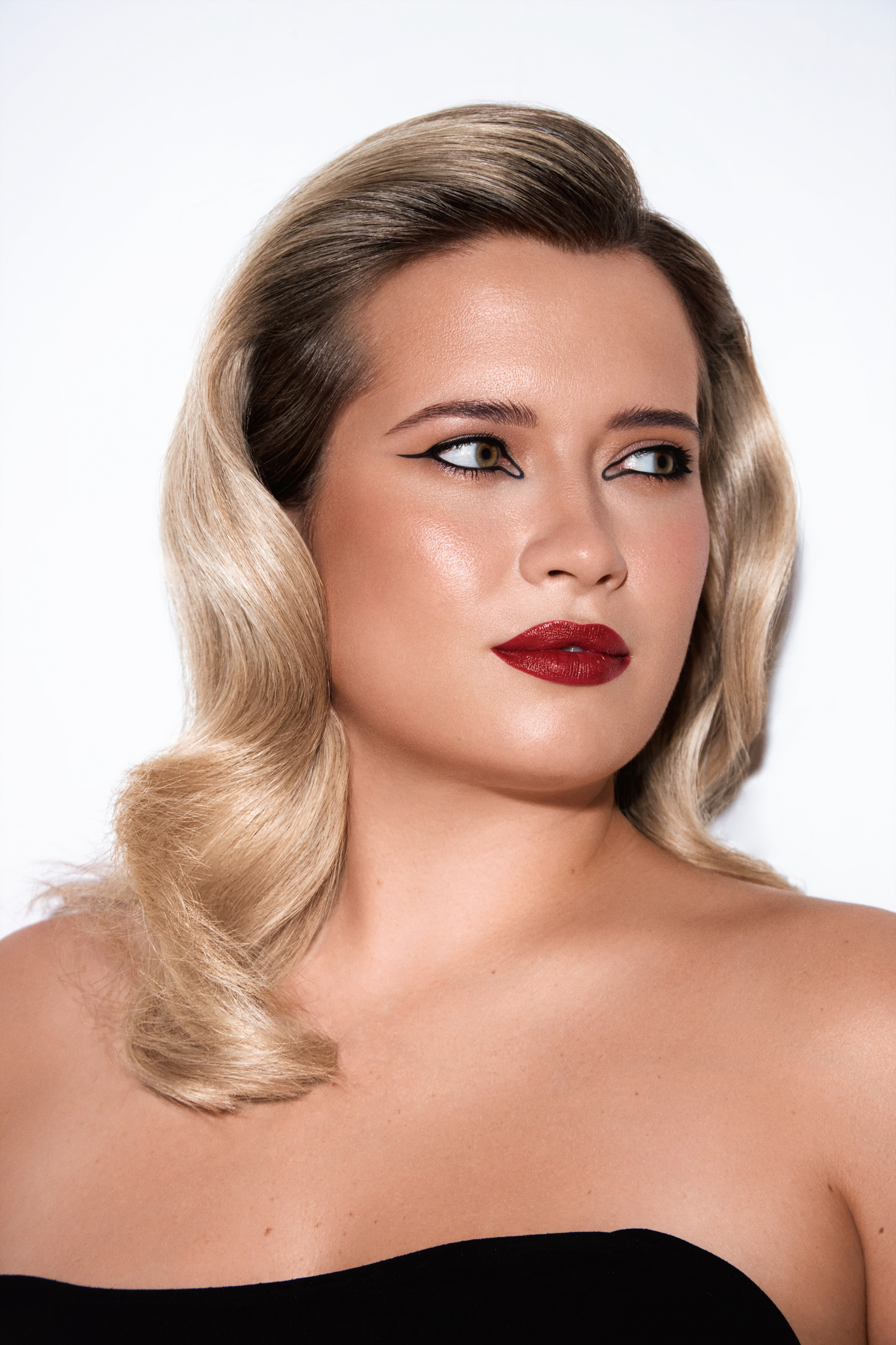 Retouching, photo editing, portfolio retoucher