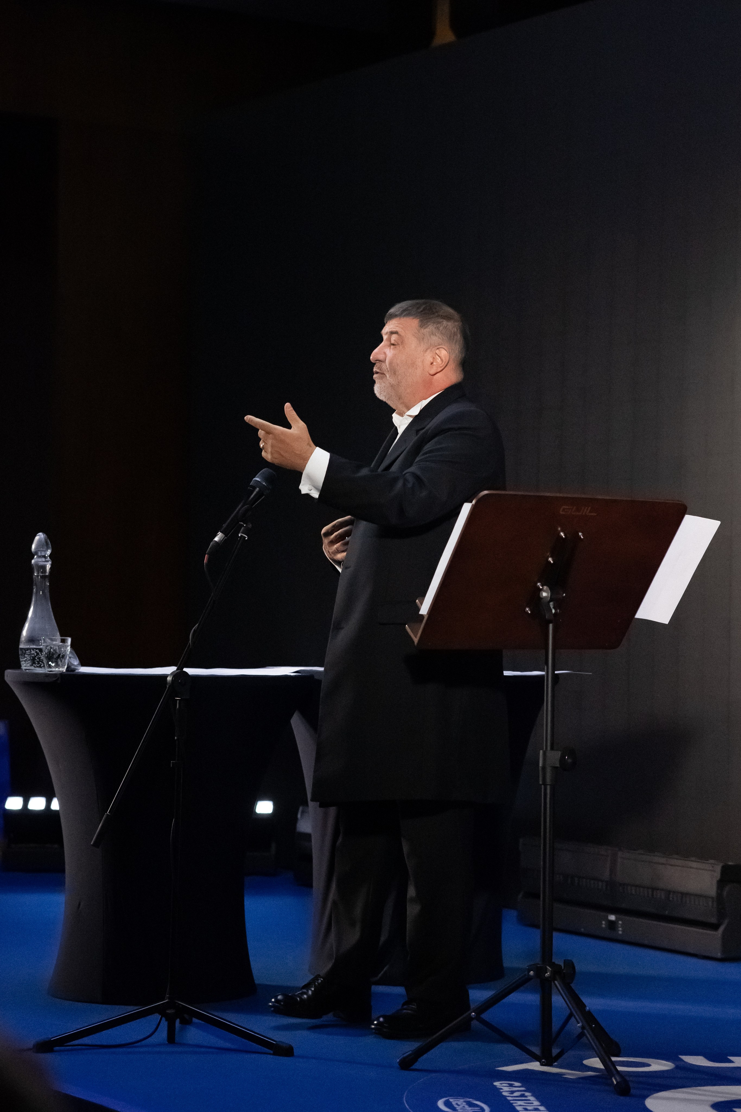 ЕВГЕНИЙ ГРИШКОВЕЦ [СПЕКТАКЛЬ]. Арина Тамочкина. Фотограф Краснодарю