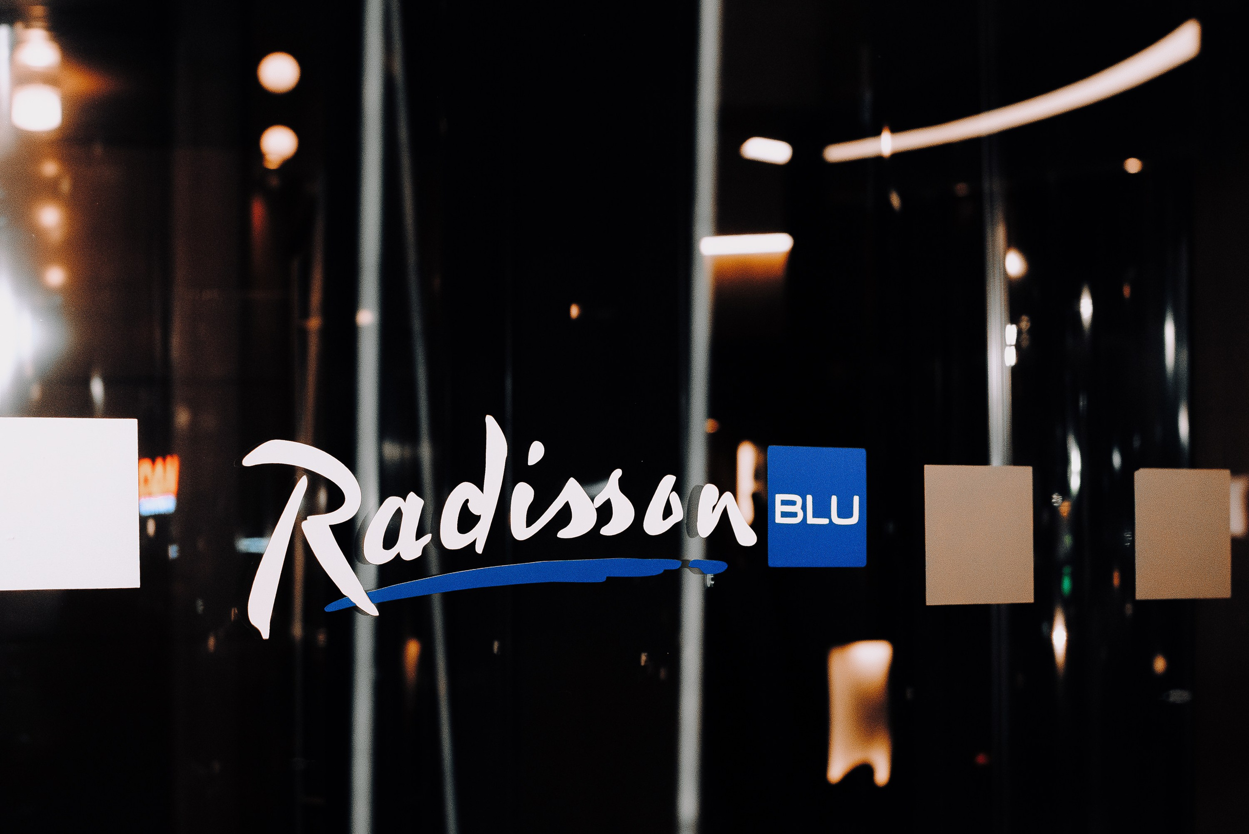 ФЕСТИВАЛЬ ВИНА И КРЕПКИХ НАПИТКОВ МАВТ-ВИНОТЕКА. Репортажный фотограф Зуев Роман г. Челябинск