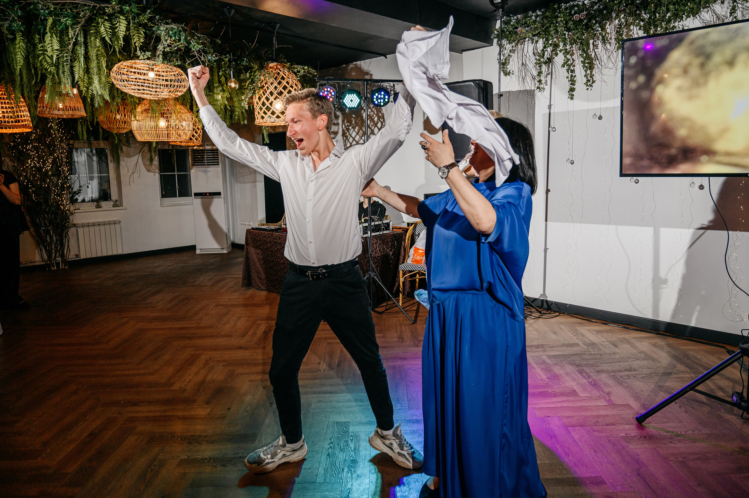 Выпускной Школа № 7. Фотограф Владивосток. Игорь Кирсанов