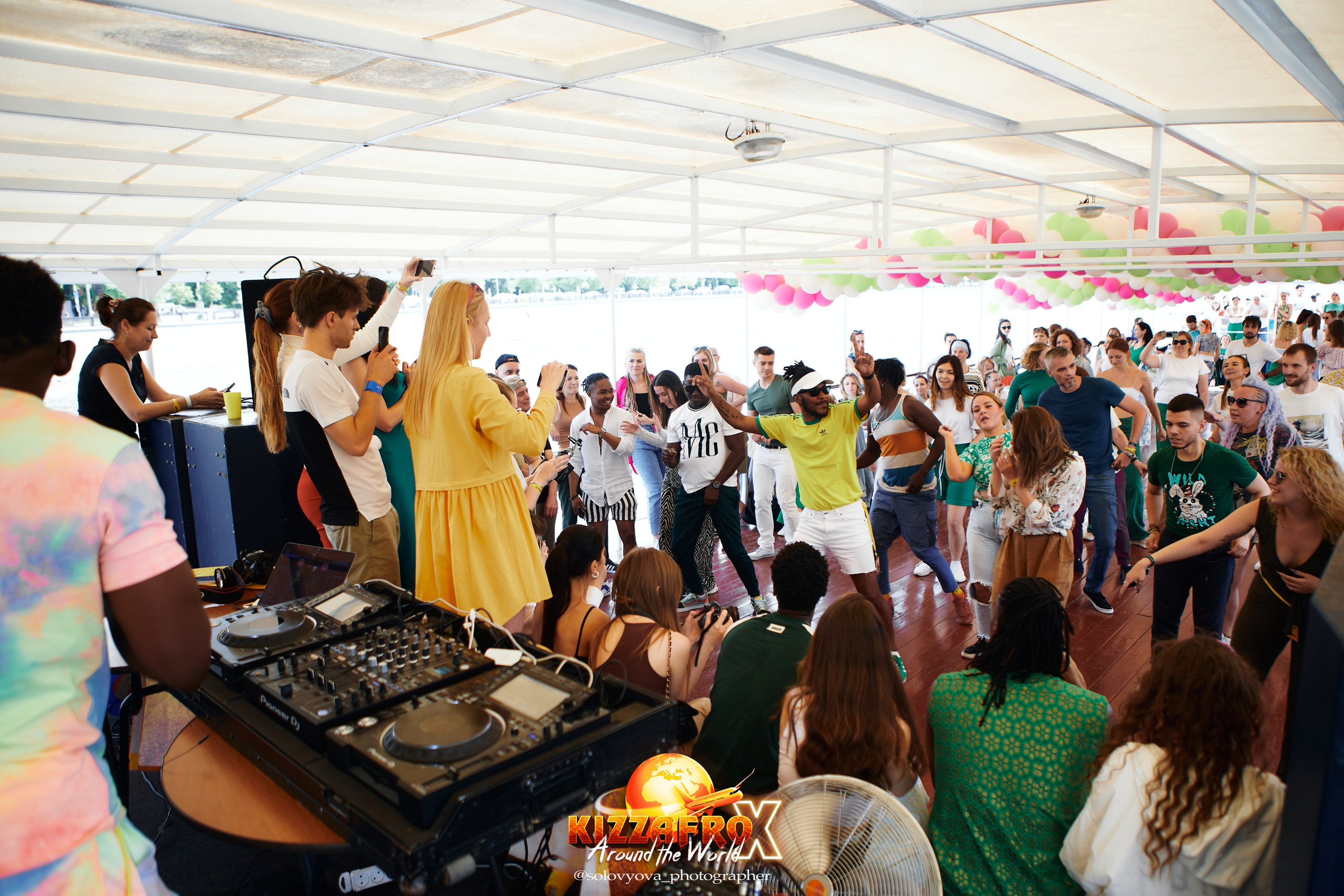 Boat party. Свадебный фотограф