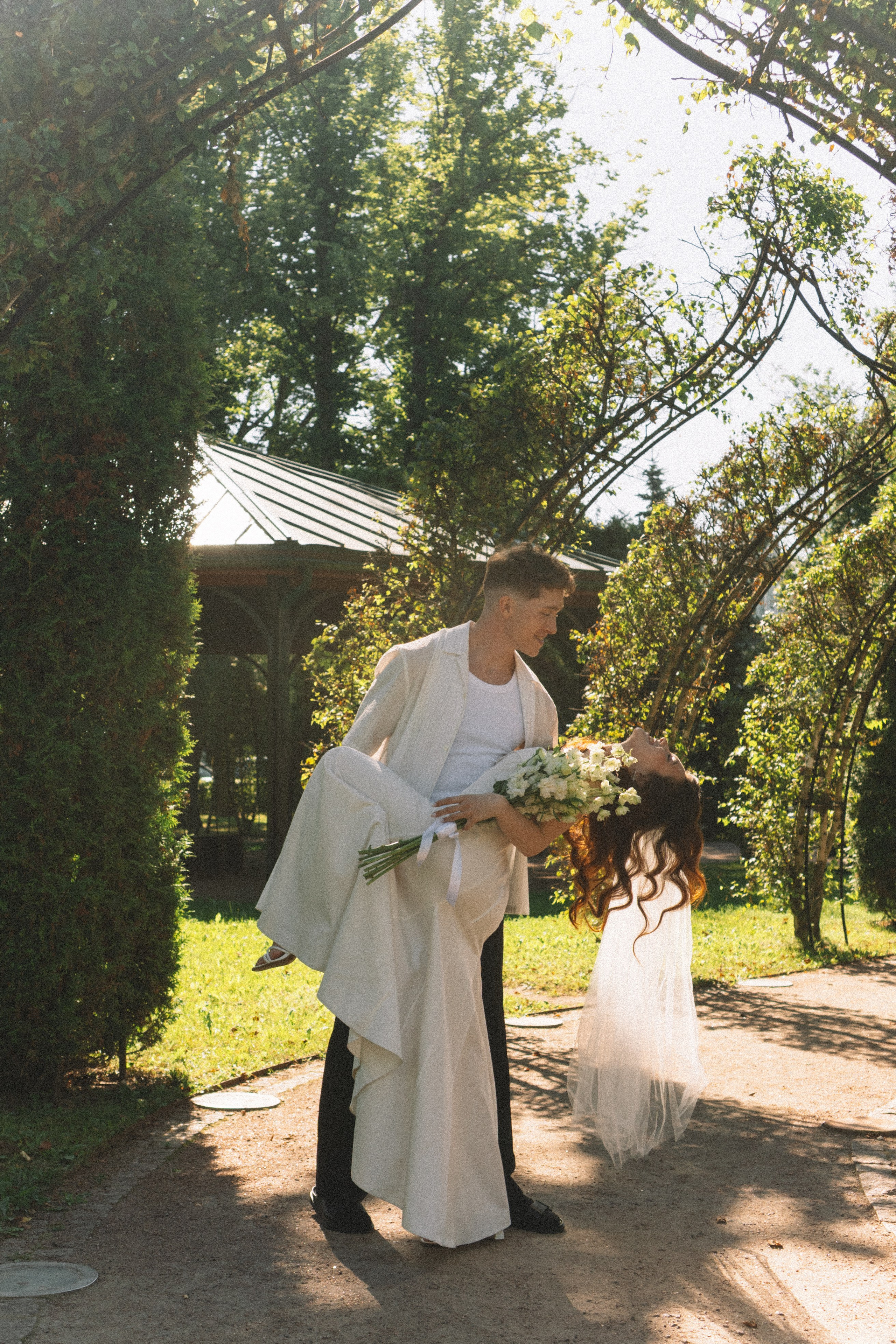 СВАДЕБНАЯ СЬЕМКА В ПЕТЕРГОФЕ И СЬЕМКА РЕПОРТАЖА В ЗАГСЕ ПЕТЕРГОФА. Профессиональный фотограф, Санкт-Петербург — Виктория Богомолова