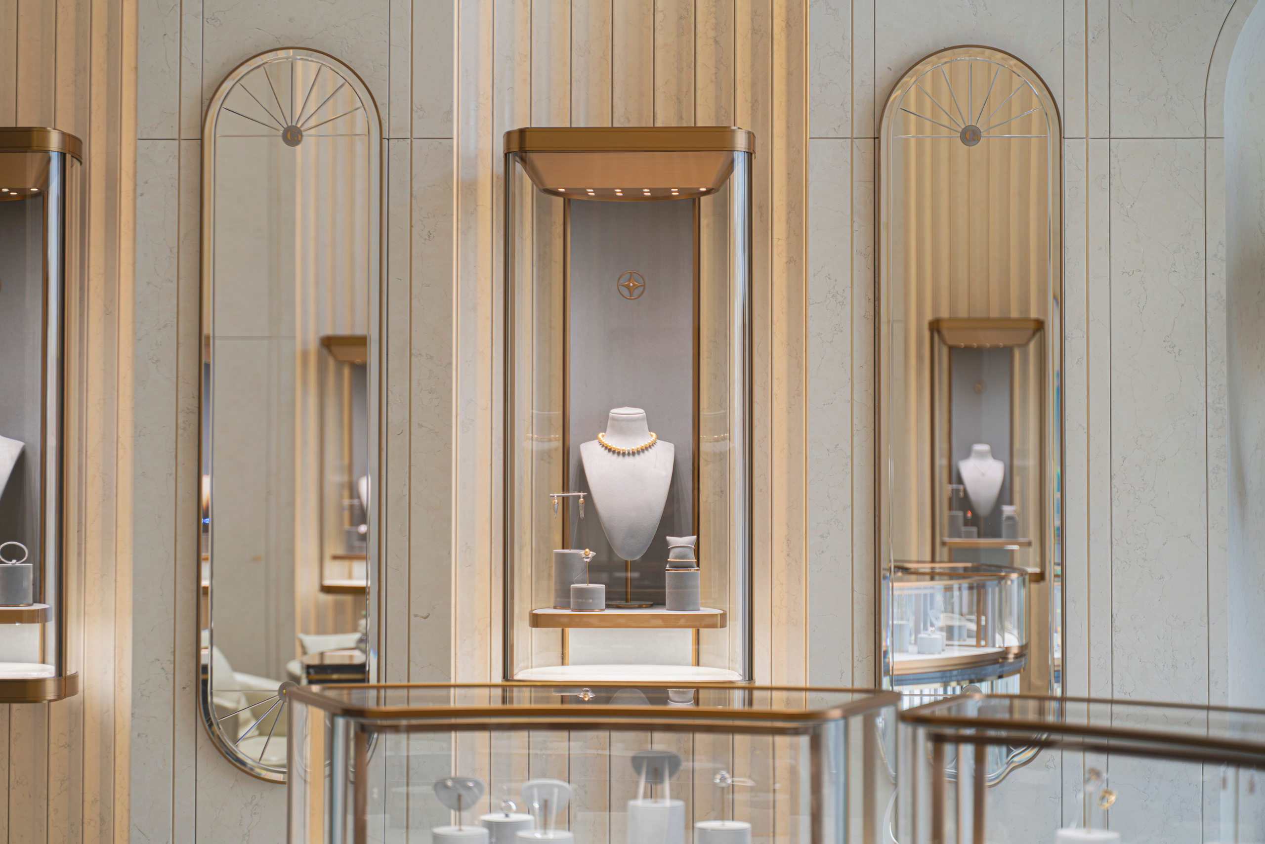 КАМ. Ювелирный дом CHAMOVSКIKH. Видеограф для бизнеса в Санкт-Петербурге — съёмка производств, выставок, B2B