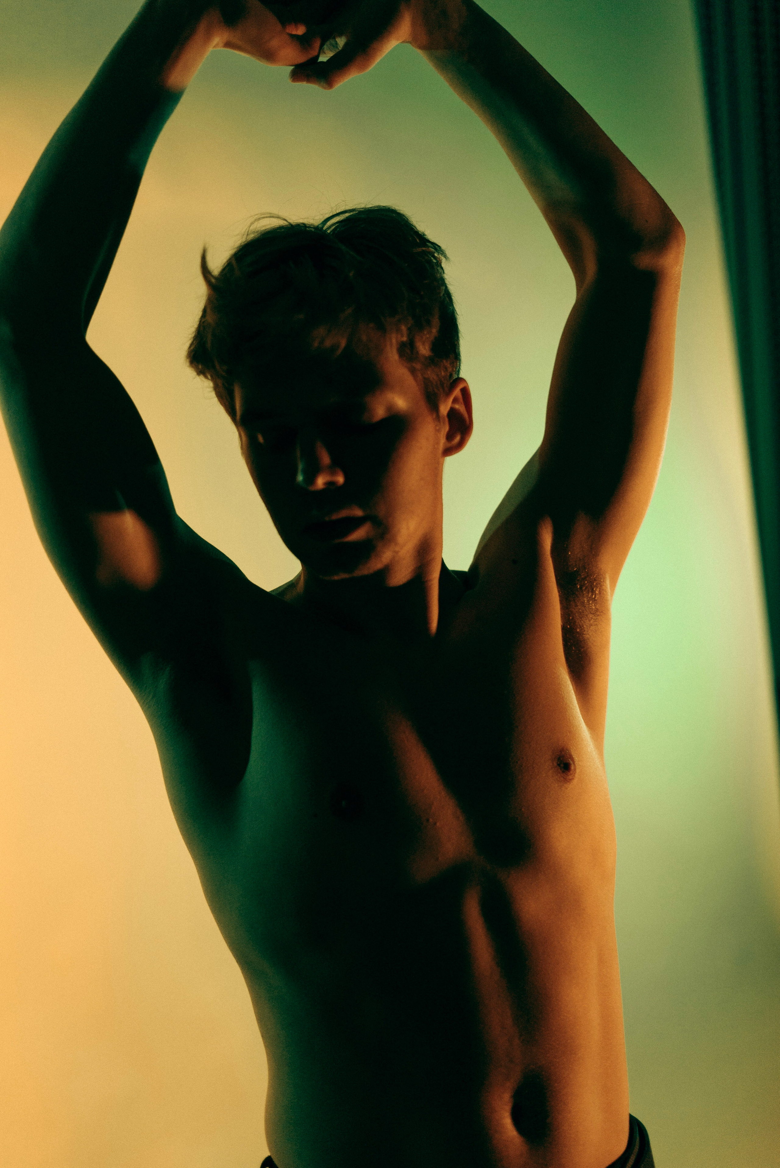 Портретная мужская фотосессия в студии. Фотограф Анна Кулинская | Москва