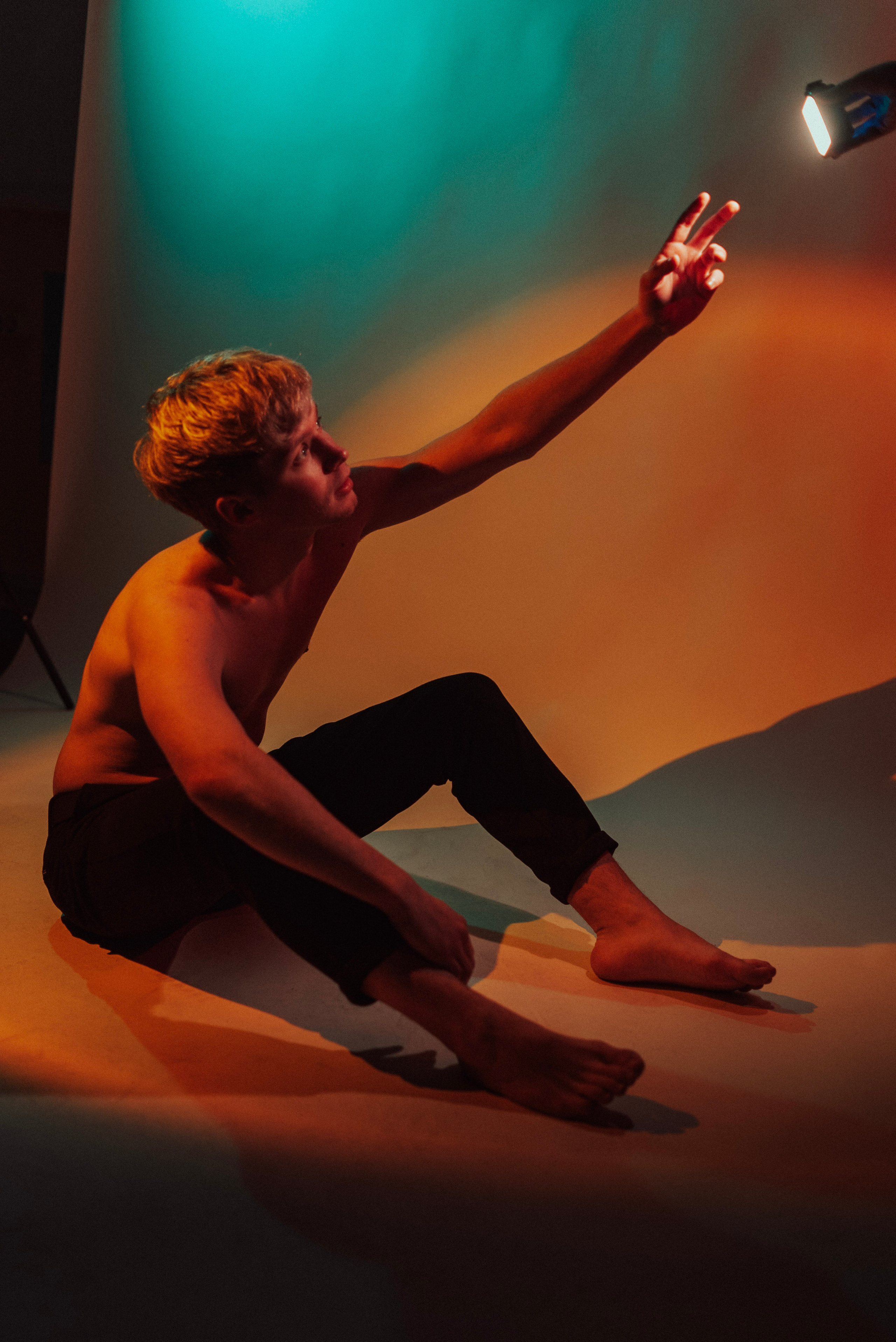 Портретная мужская фотосессия в студии. Фотограф Анна Кулинская | Москва