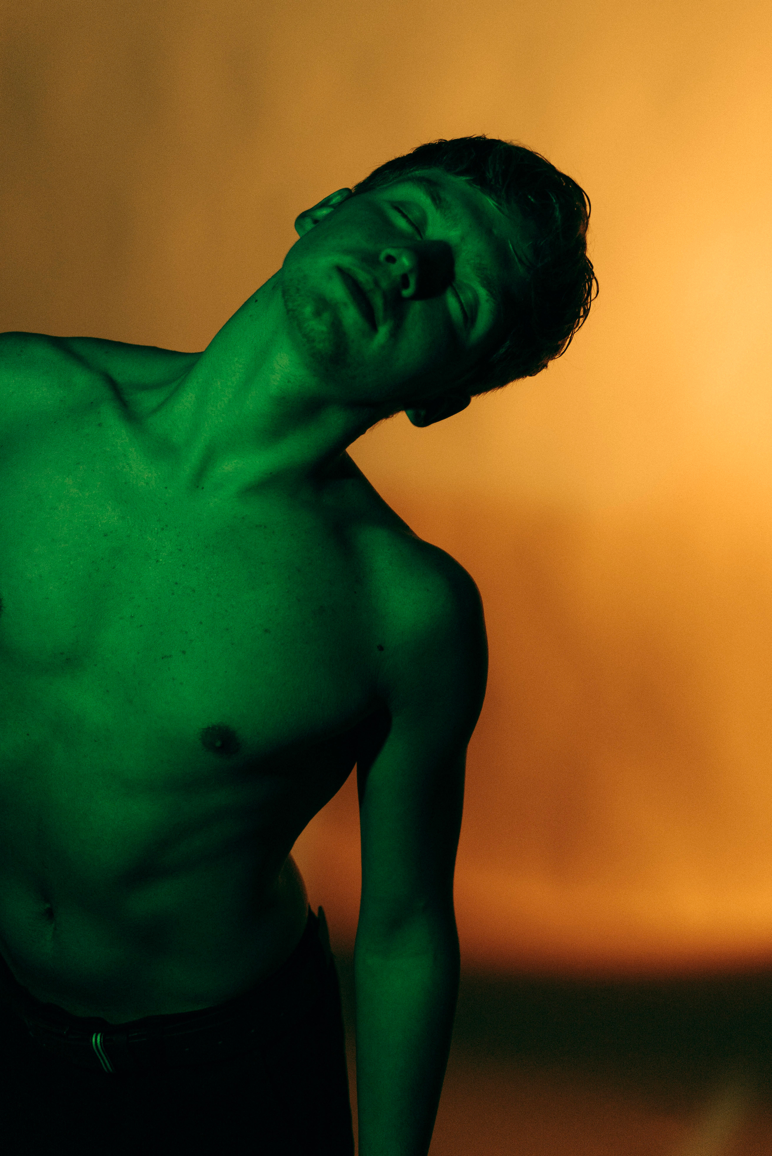 Портретная мужская фотосессия в студии. Фотограф Анна Кулинская | Москва