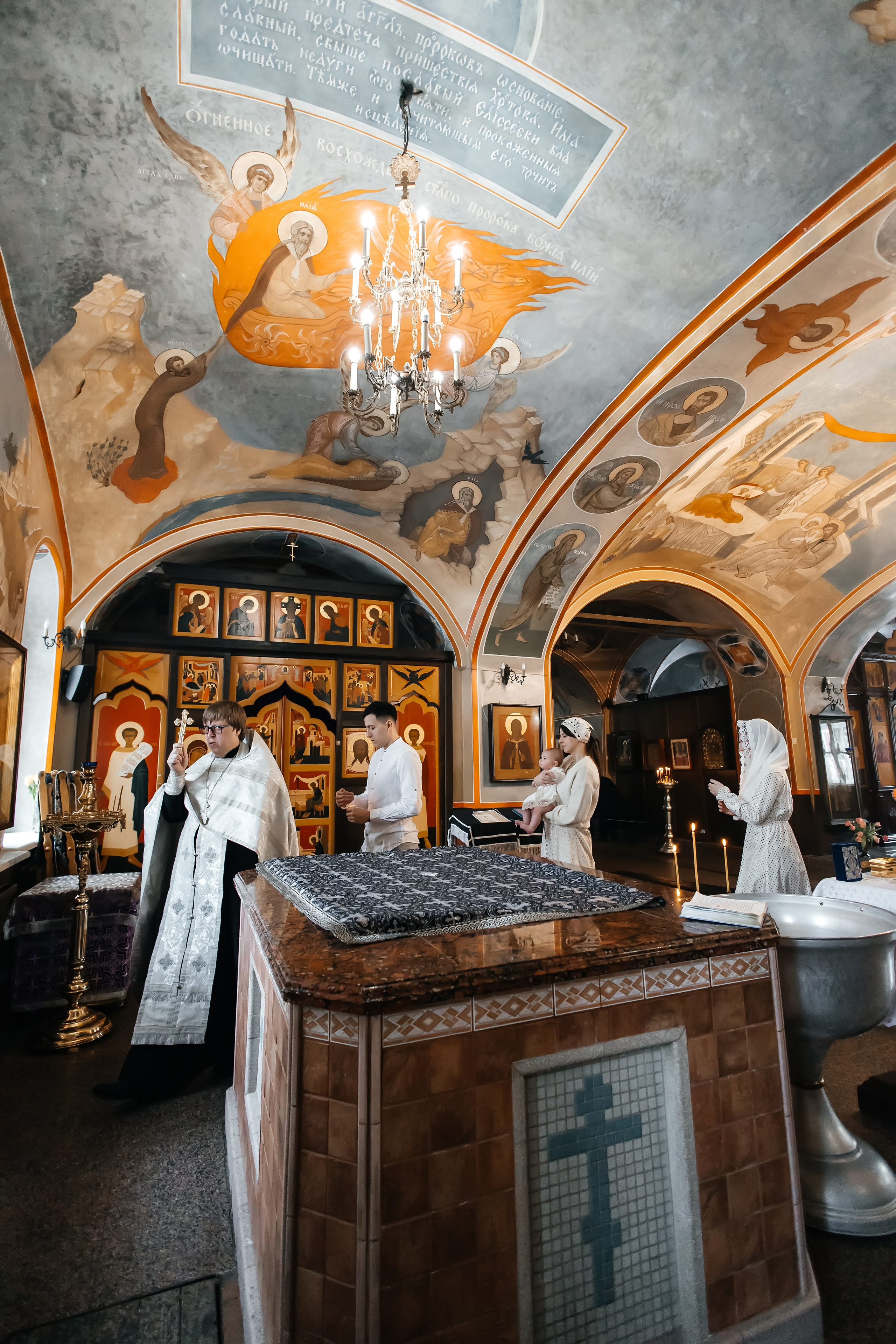 Крещение Алисы в Успенском Храме Красногорск. Фотограф на крещение и венчание Москва  Надежда Баланина