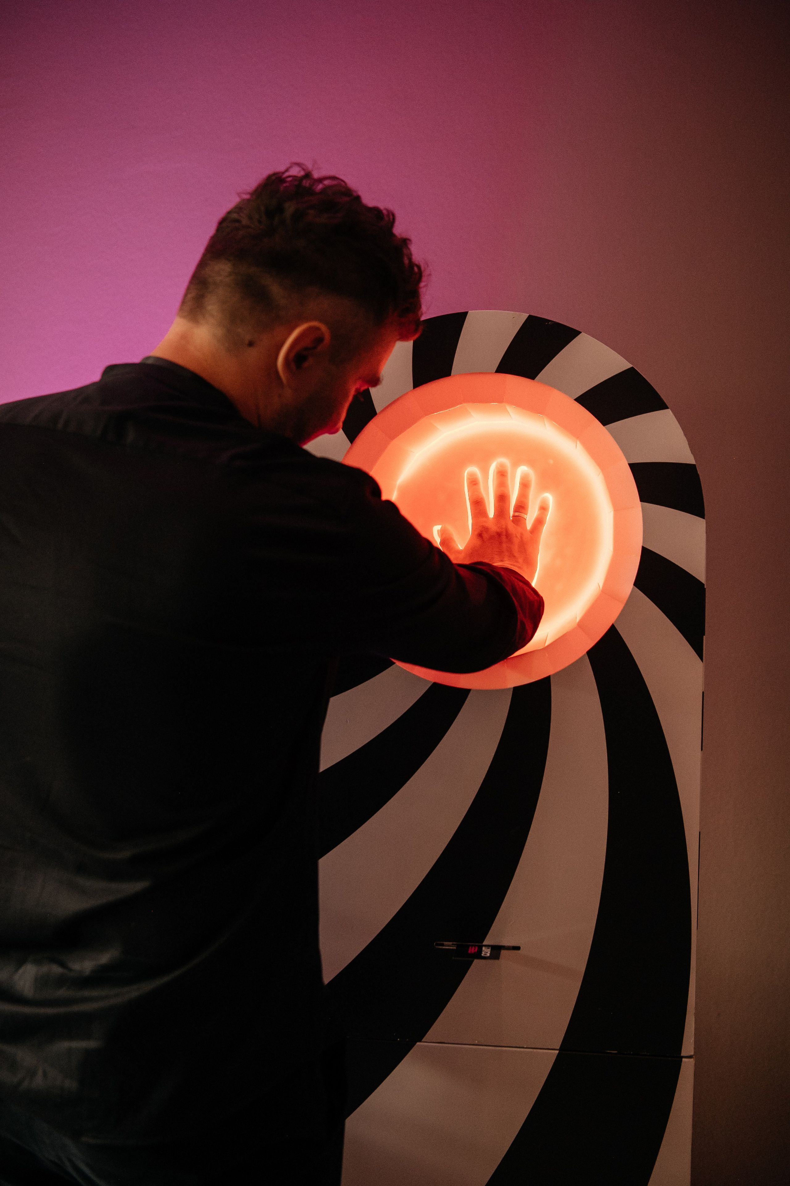 Предсказатель. Инсталаб Краснодар фото и видео интерактивы на ваше мероприятие