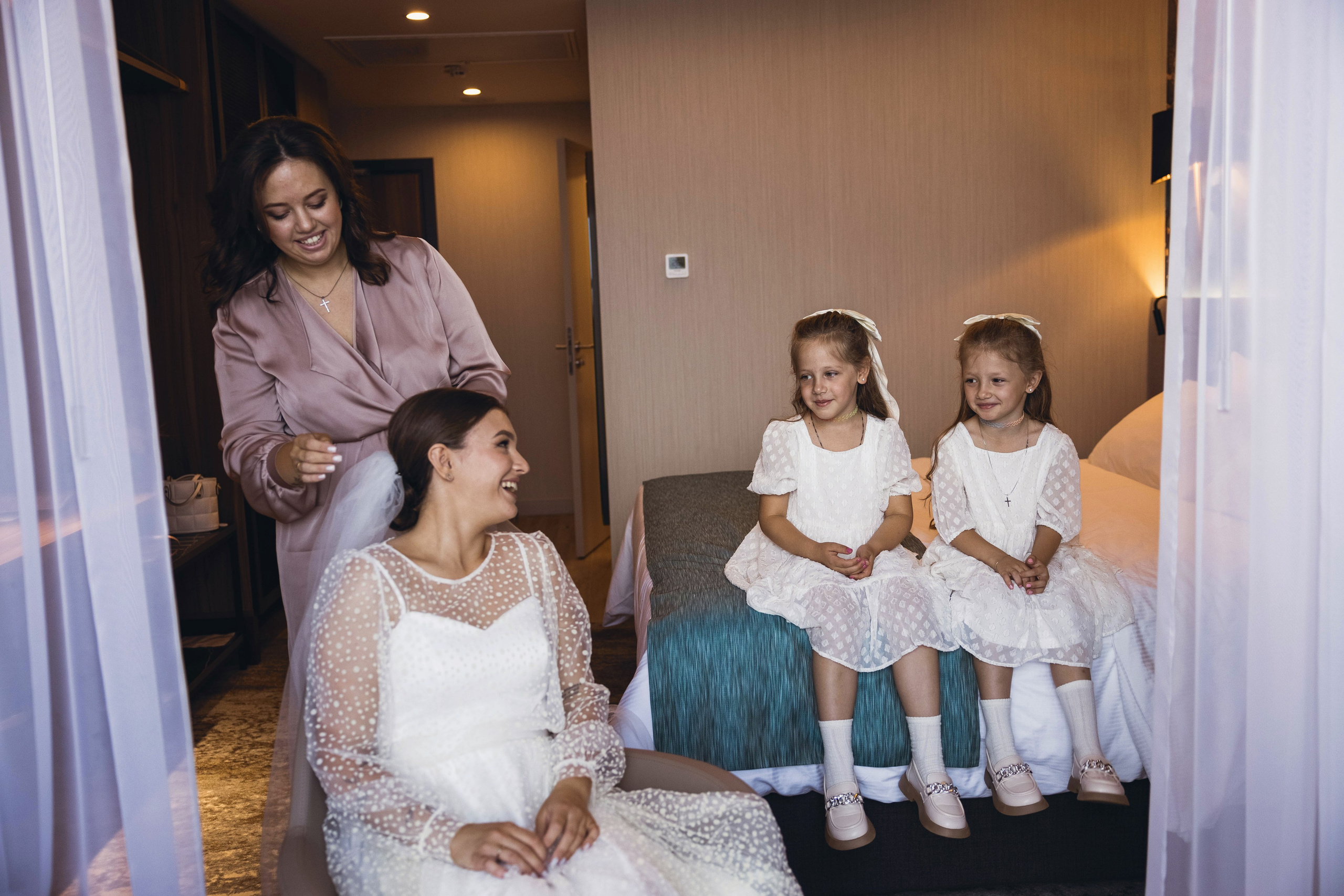 Никита и Ульяна (максимальный — Винотека). Свадебный и семейный фотограф в городе Сургуте Стерликова Светлана