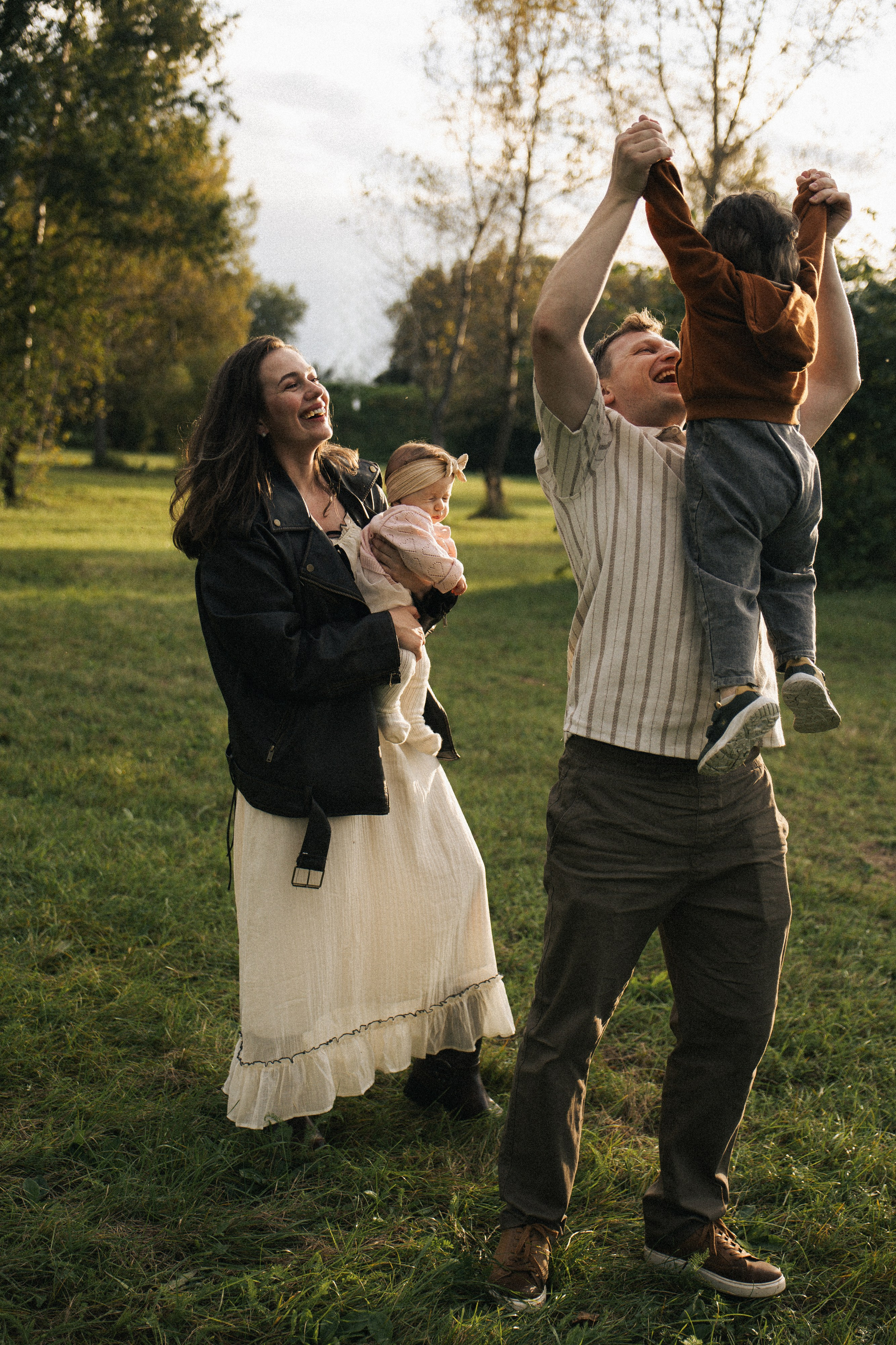 Семейная история на природе. Индивидуальные, семейные съемки, love story съемки фотограф в Красноярске Ирина Белова