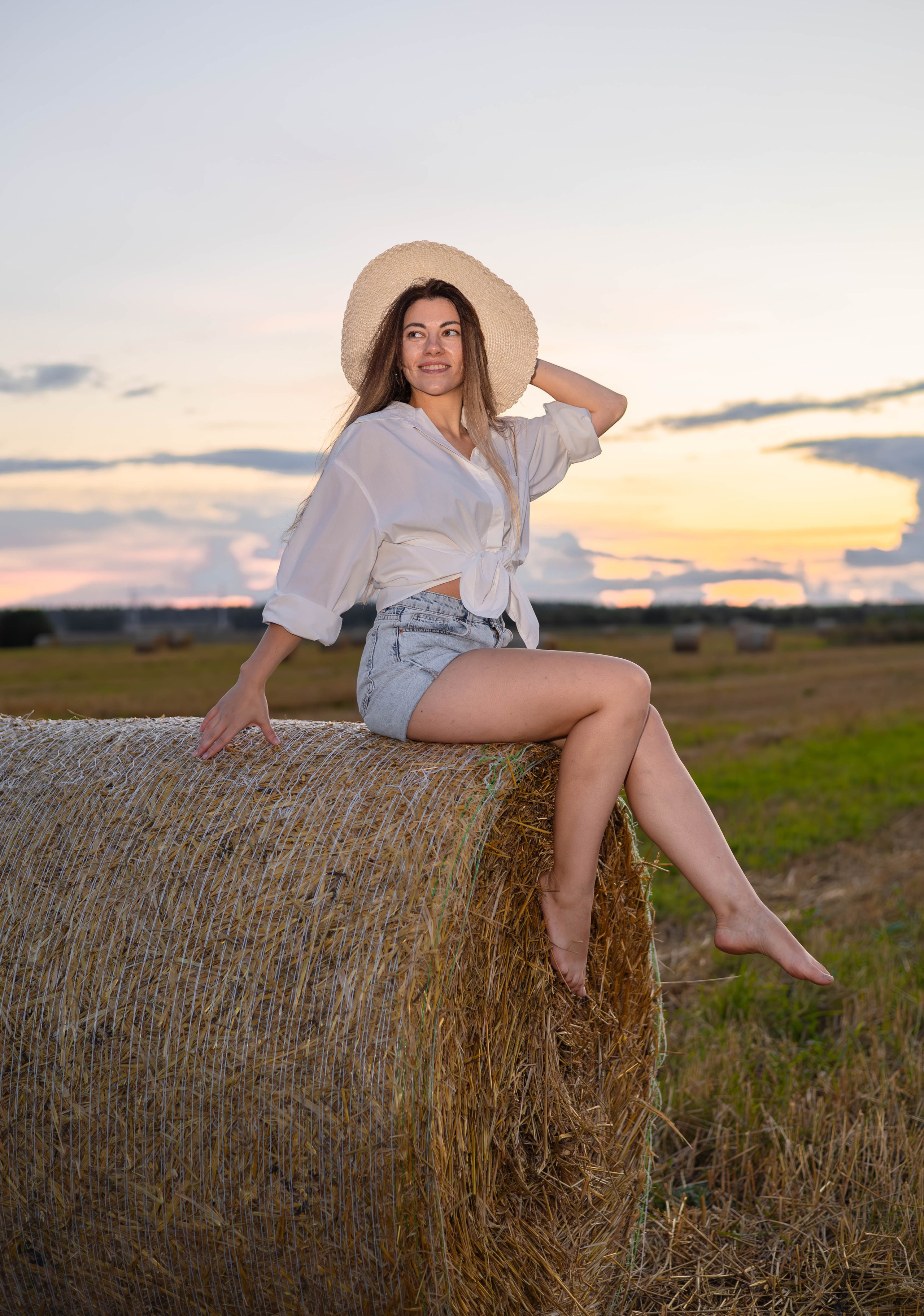 Анастасия. Закат в поле. Портретный фотограф Панферова Регина г. Санкт-Петербург, г. Казань