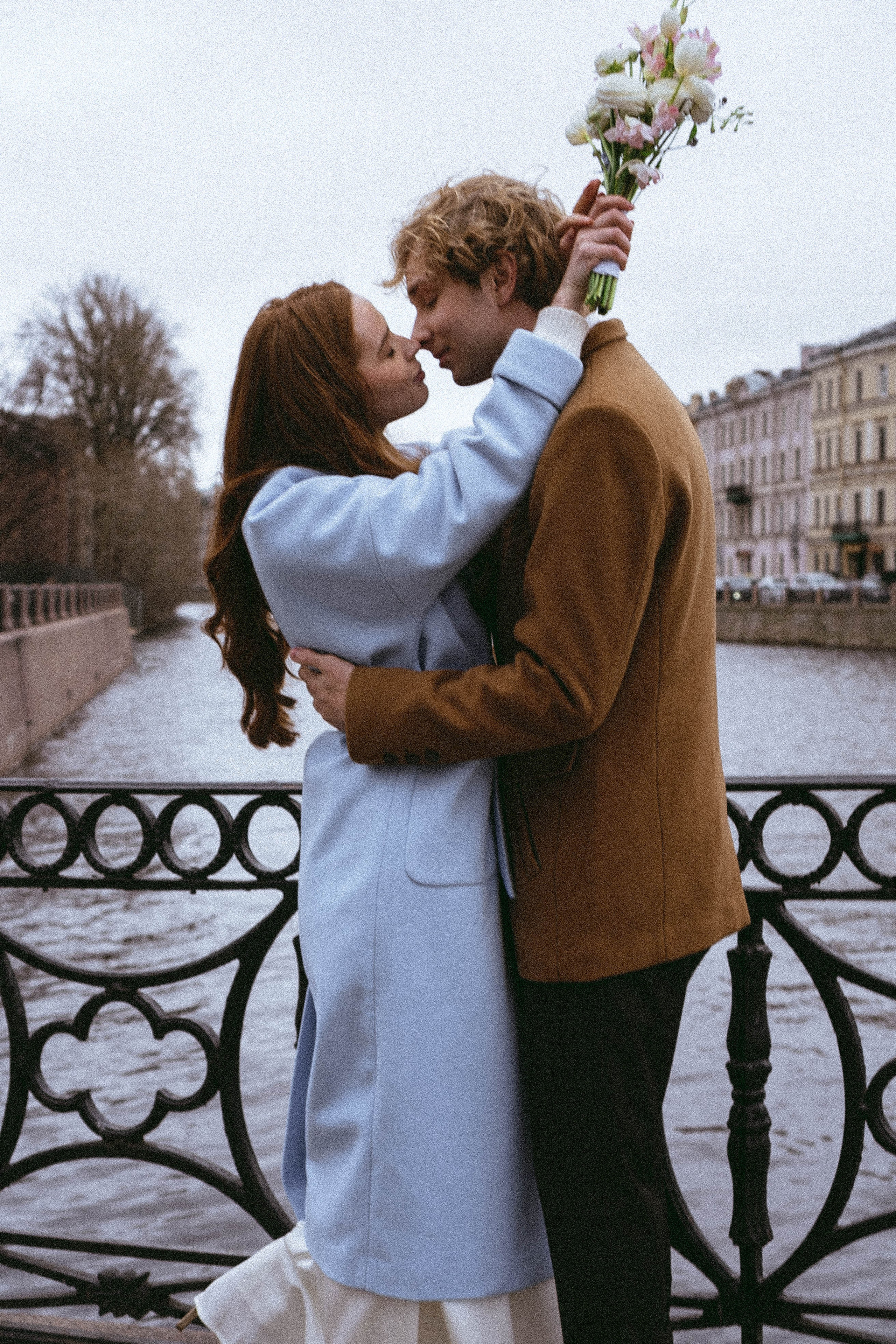 СВАДЕБНАЯ ПРОГУЛКА ПО ПЕТРОГРАДКЕ ВЕСНОЙ (ФОТОСЕССИИЯ ПАРЫ СВАДЕБНАЯ). Профессиональный фотограф, Санкт-Петербург — Виктория Богомолова