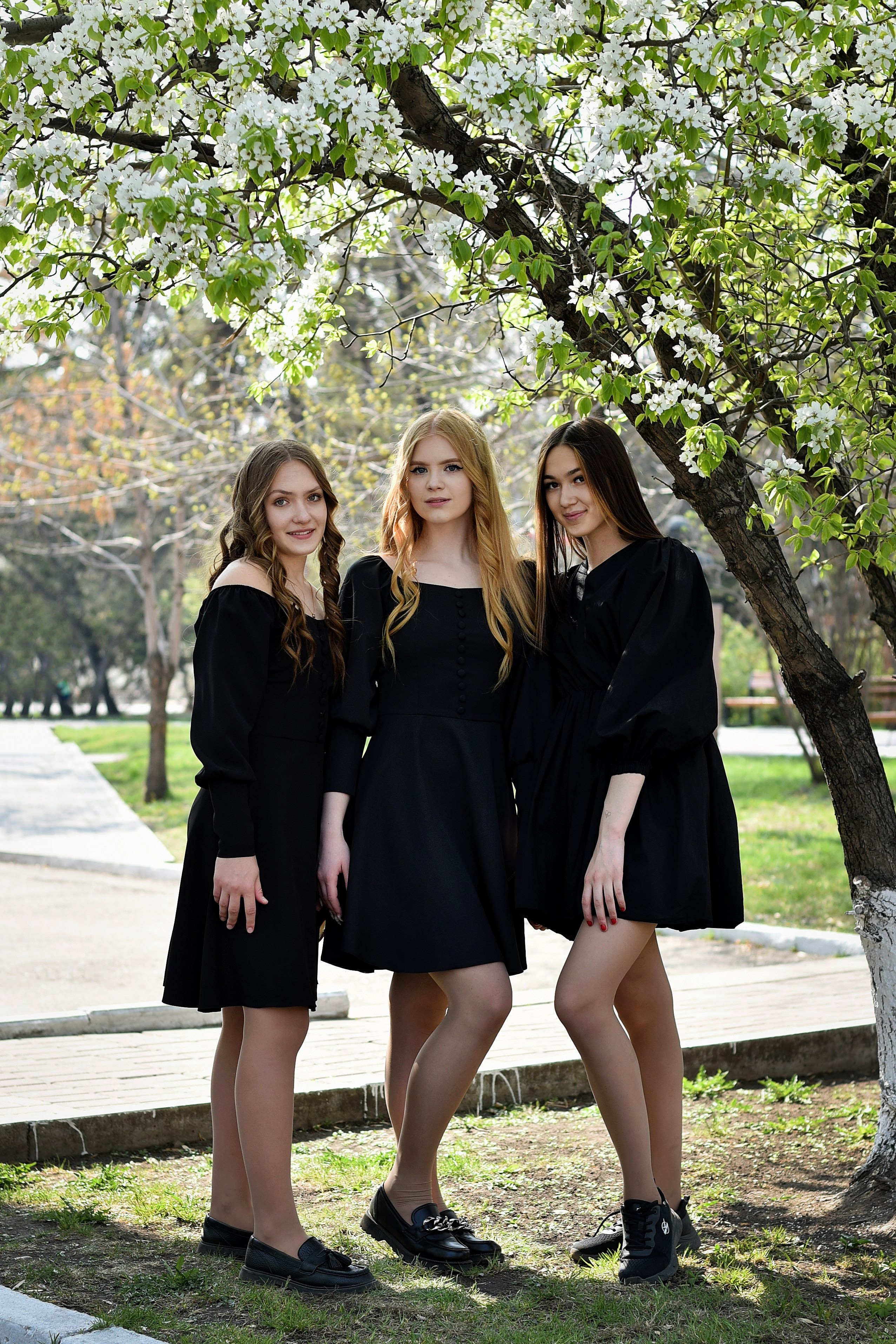 ФОТОСЕССИЯ В ПАРКЕ весна. Школьный фотограф ЛАРИСА МАТВЕЕНКО