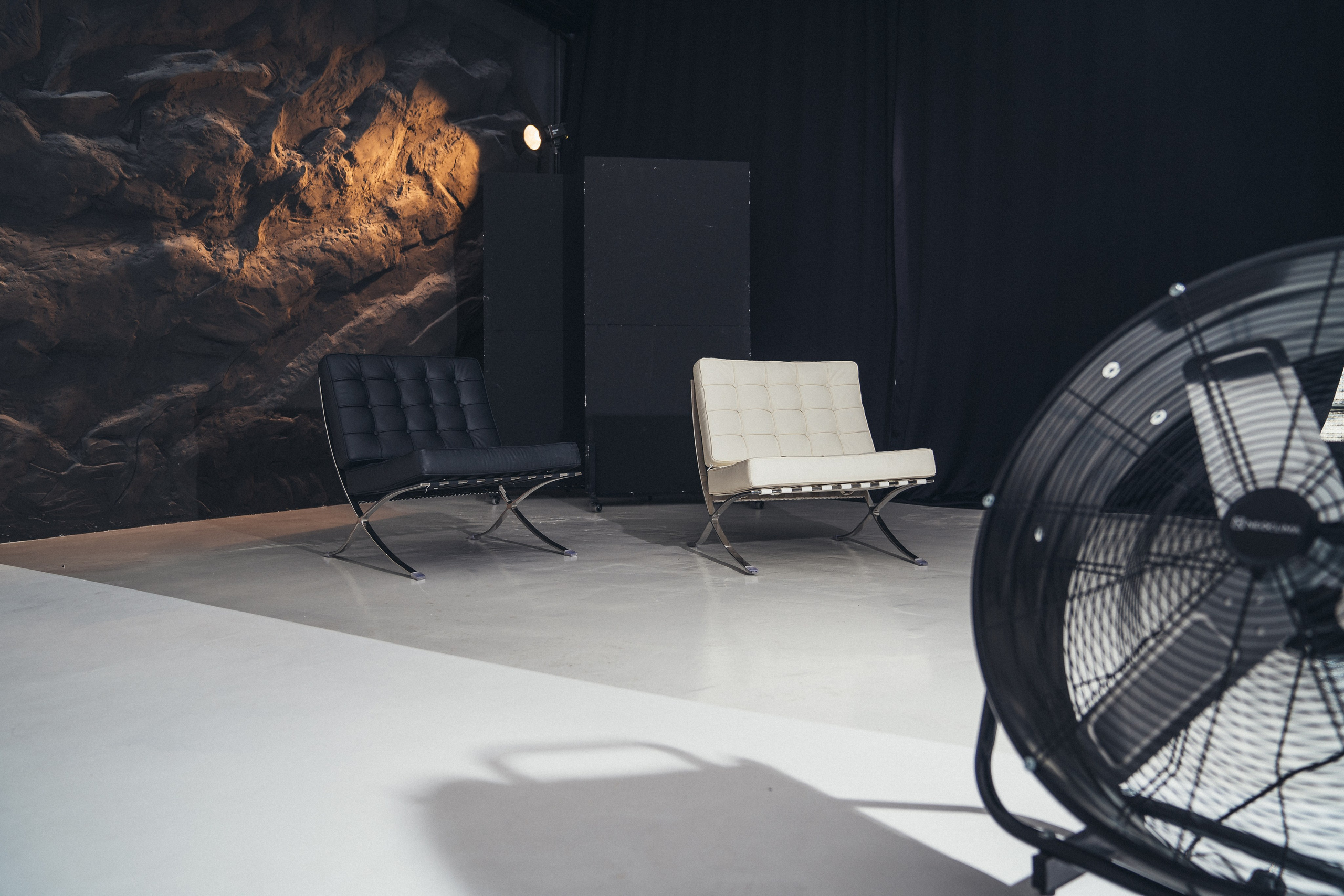 Room 1. Фотостудия MEL Новороссийск | Подкаст-студия