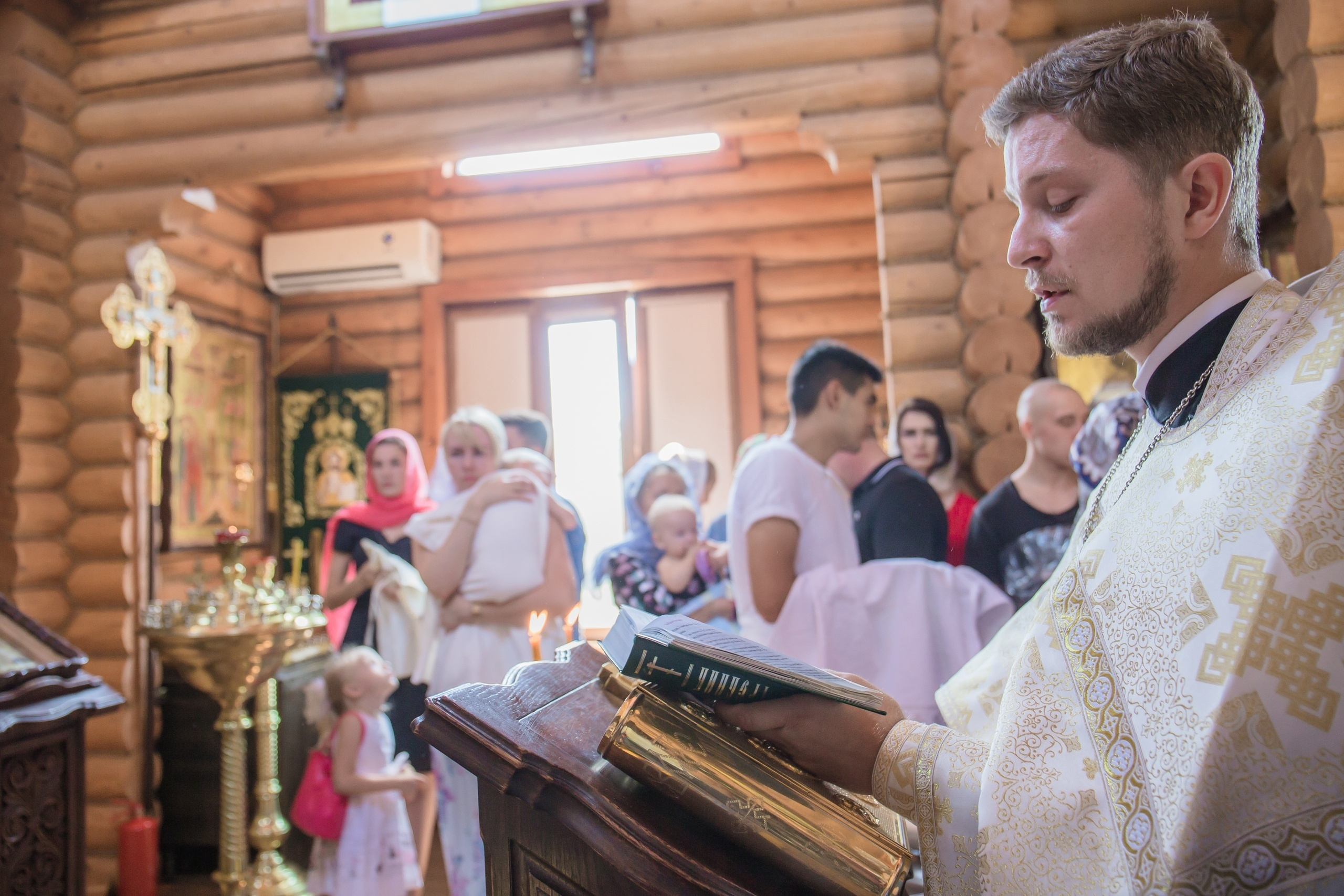 Крещение Аделины. Свадебный и семейный профессиональный фотограф в Ростове-на-Дону , Кри