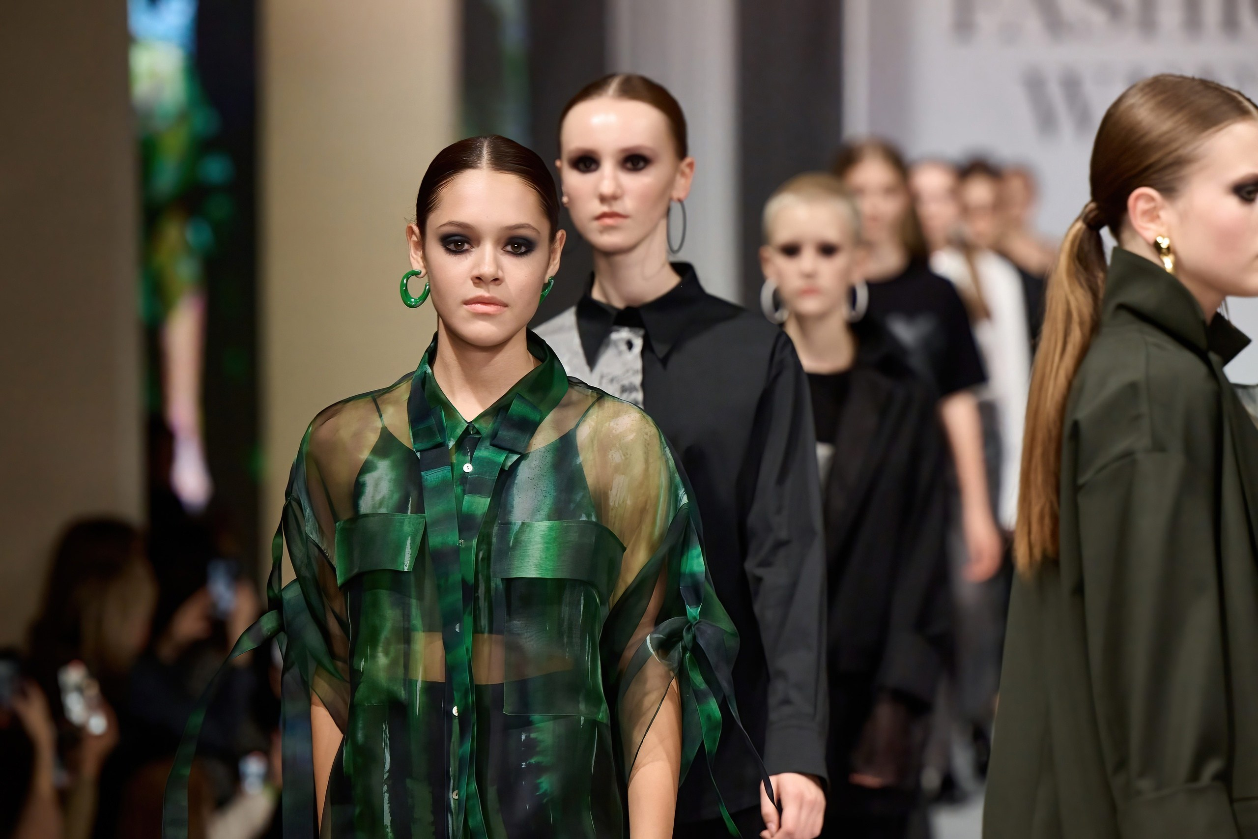 Gribova-Emotions. Estet Fashion Week. 2023. Дима Бабушкин. Фотограф. Подиум. Репортаж. Творчество. Дорого