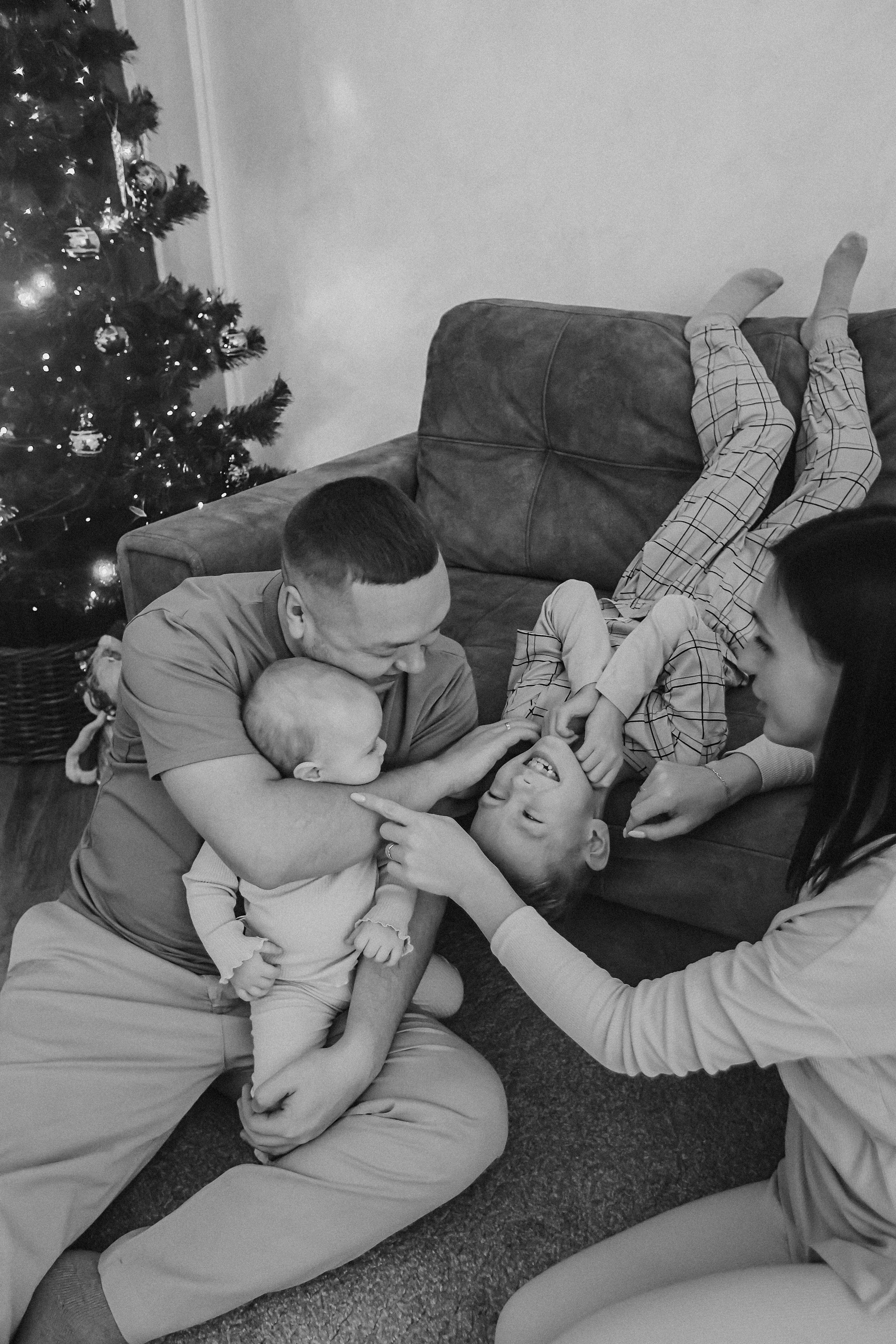 Дома. Семейный фотограф Тюмень, фотограф на роды Салмина Мария