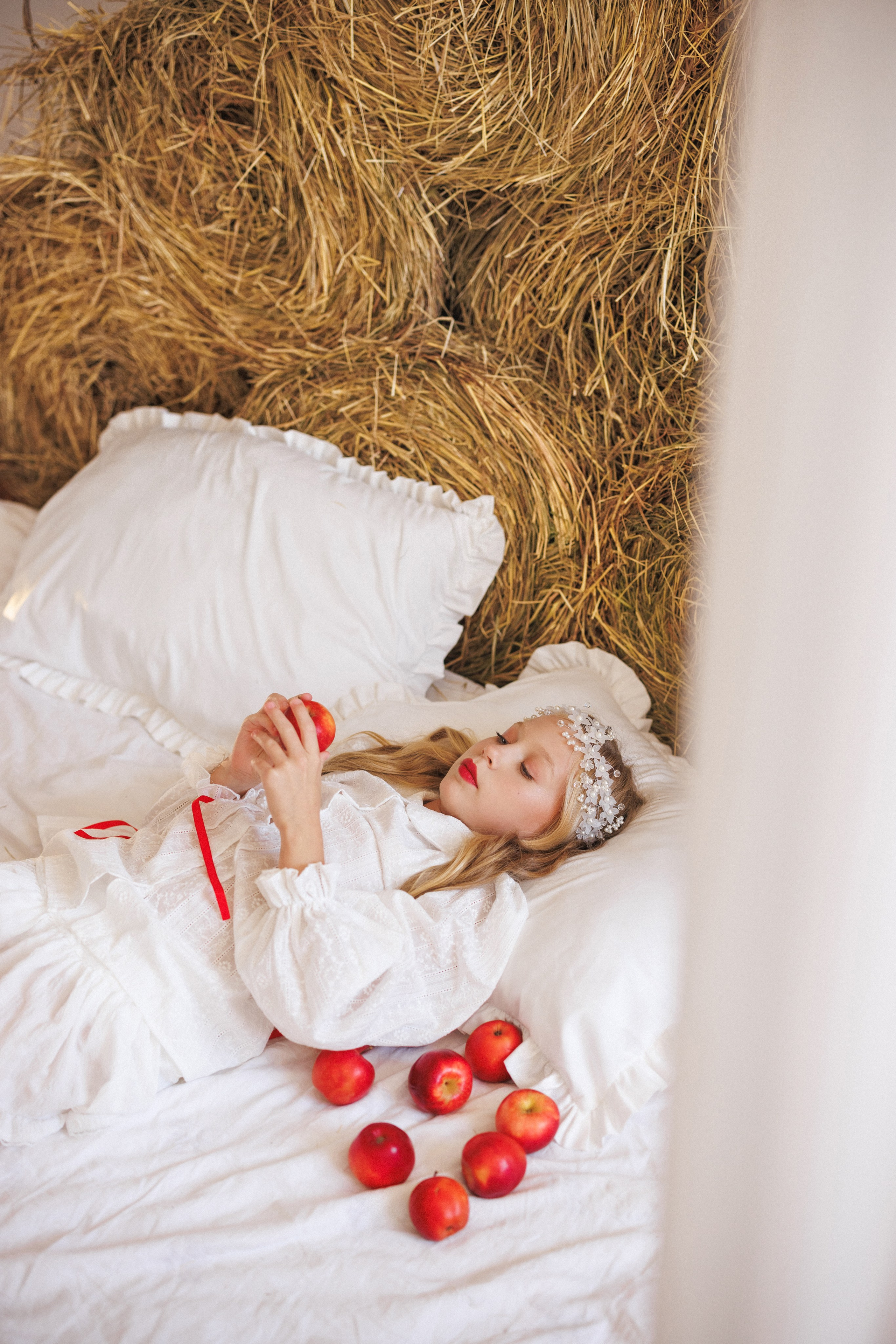 Фотосессия в современном Русском стиле. Фотостудия Лофт потолок, зал «Берлин», город Краснодар. Семейный и детский фотограф в Краснодаре Анна Трашкова