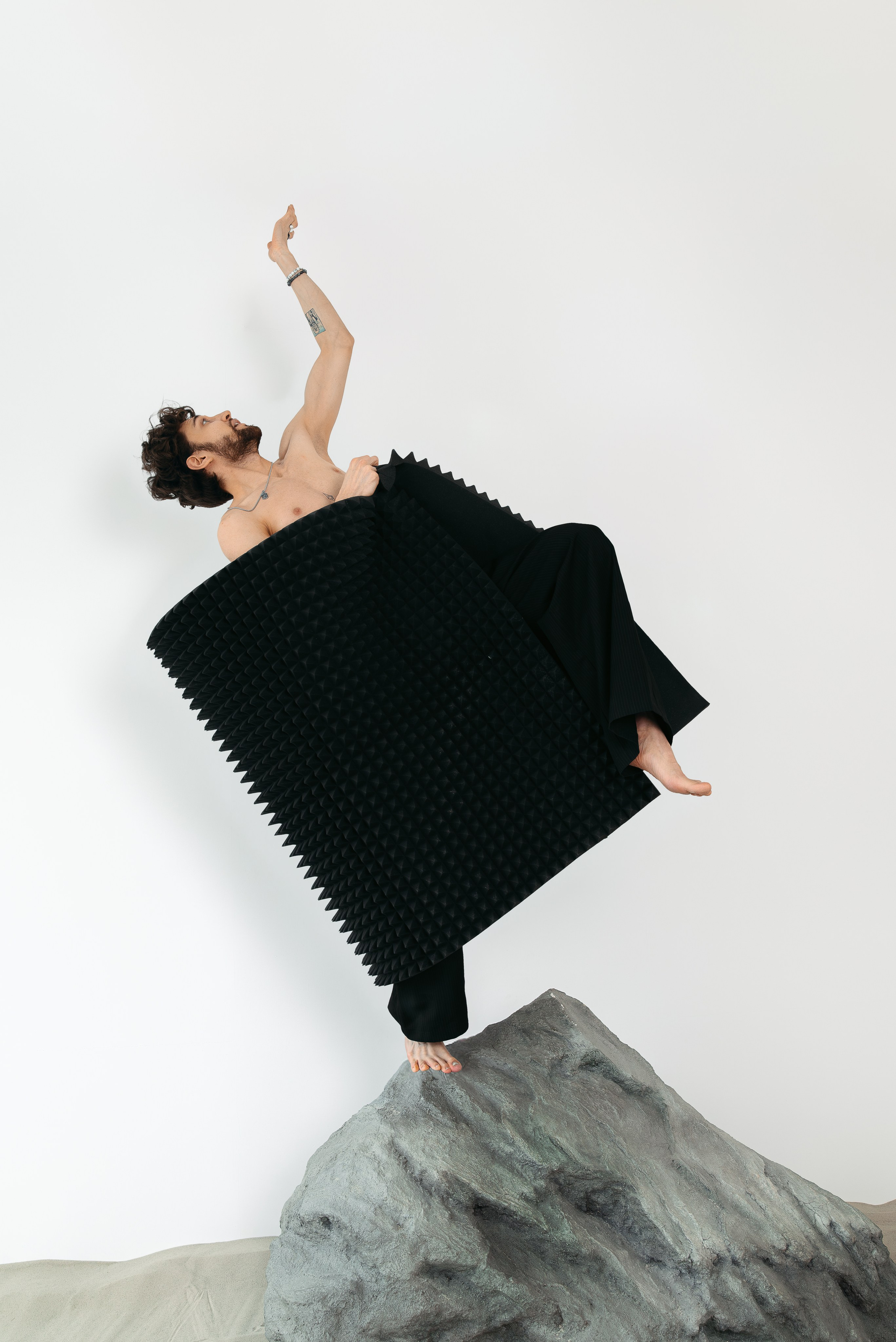 Вне зоны слышимости