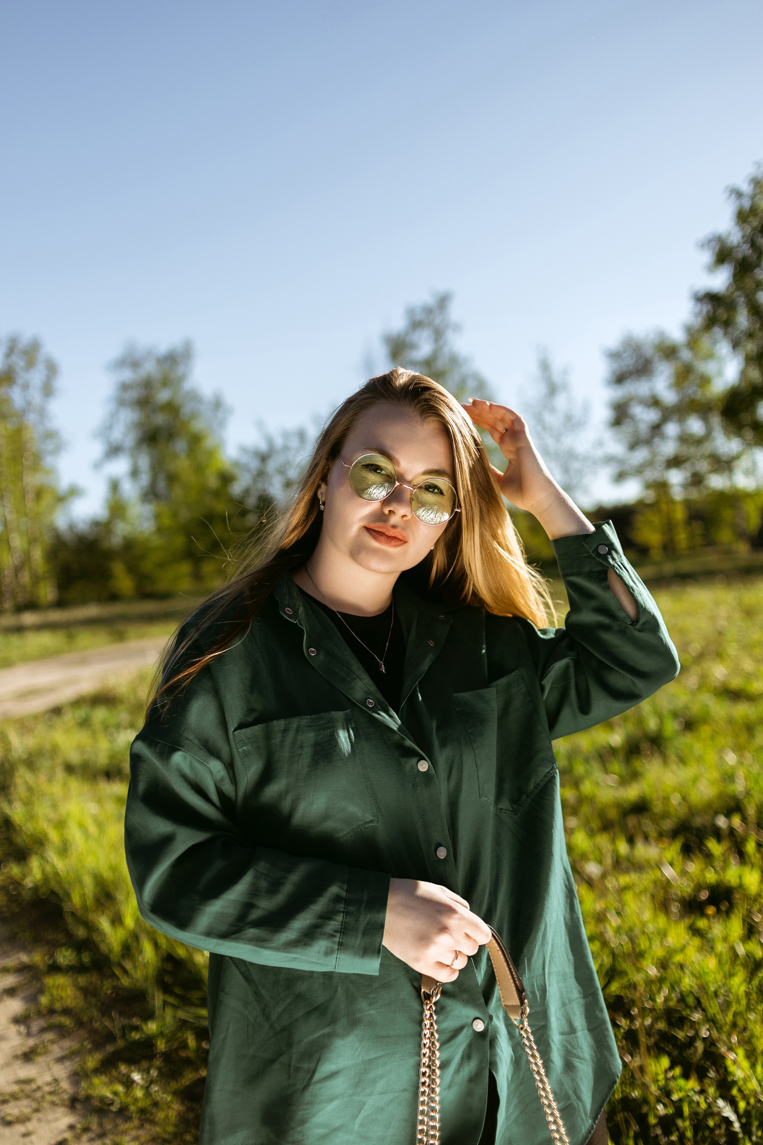 Женская фотосъёмка в одуванчиках. Фотограф Ногинск | Черноголовка Ева Быковских