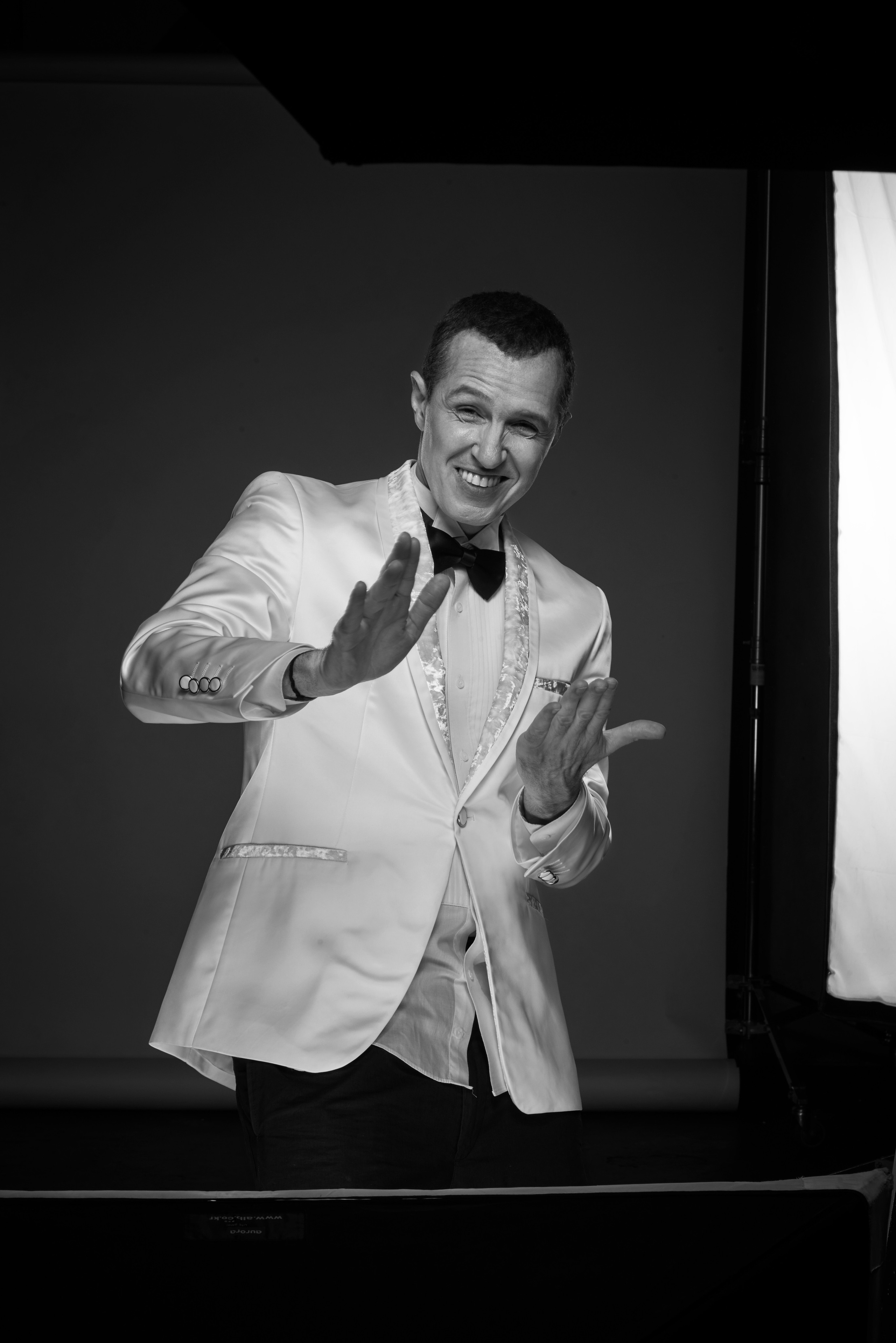 PORTRAIT. Www.apowerstudio.com