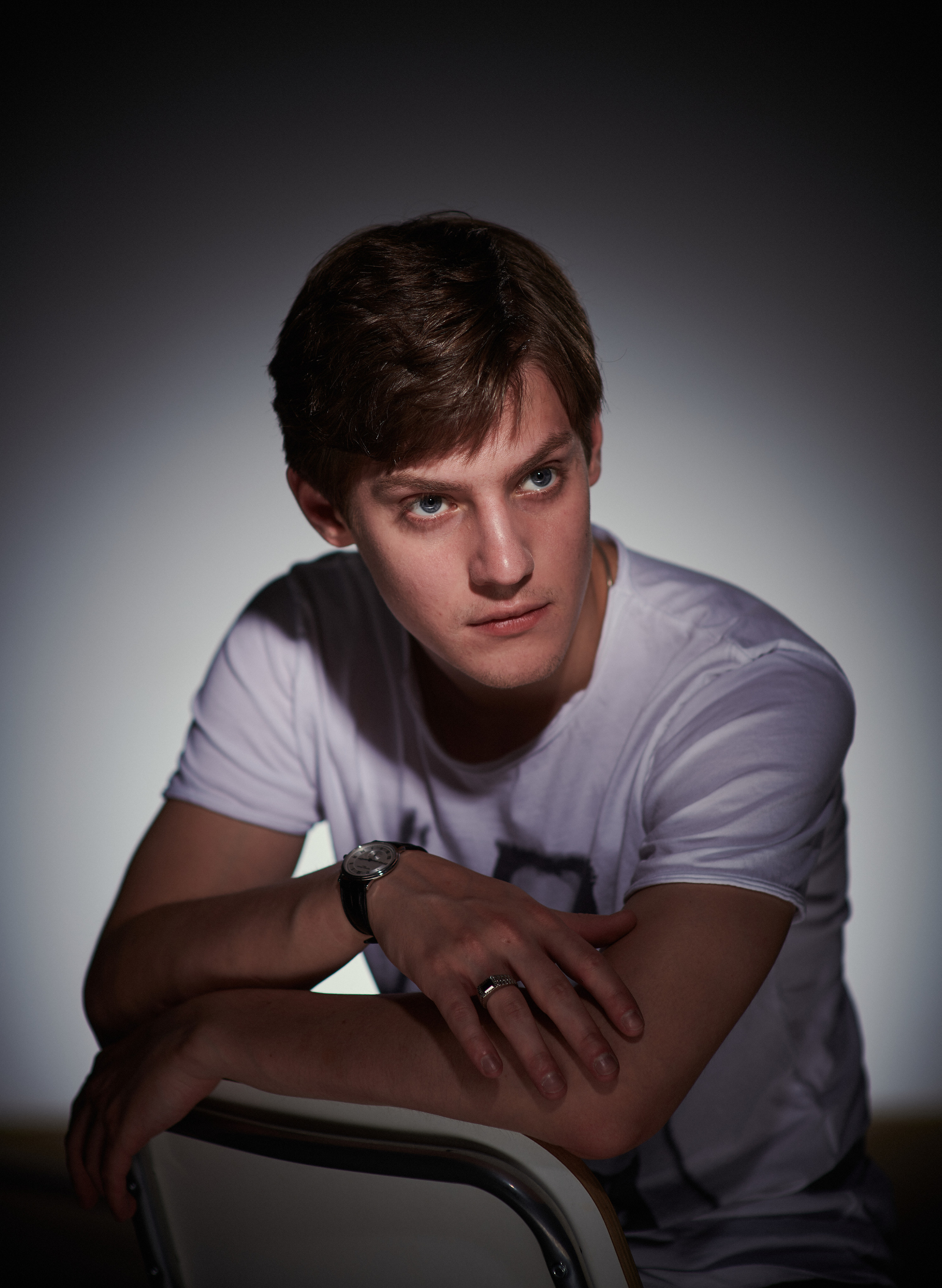 PORTRAIT. Www.apowerstudio.com