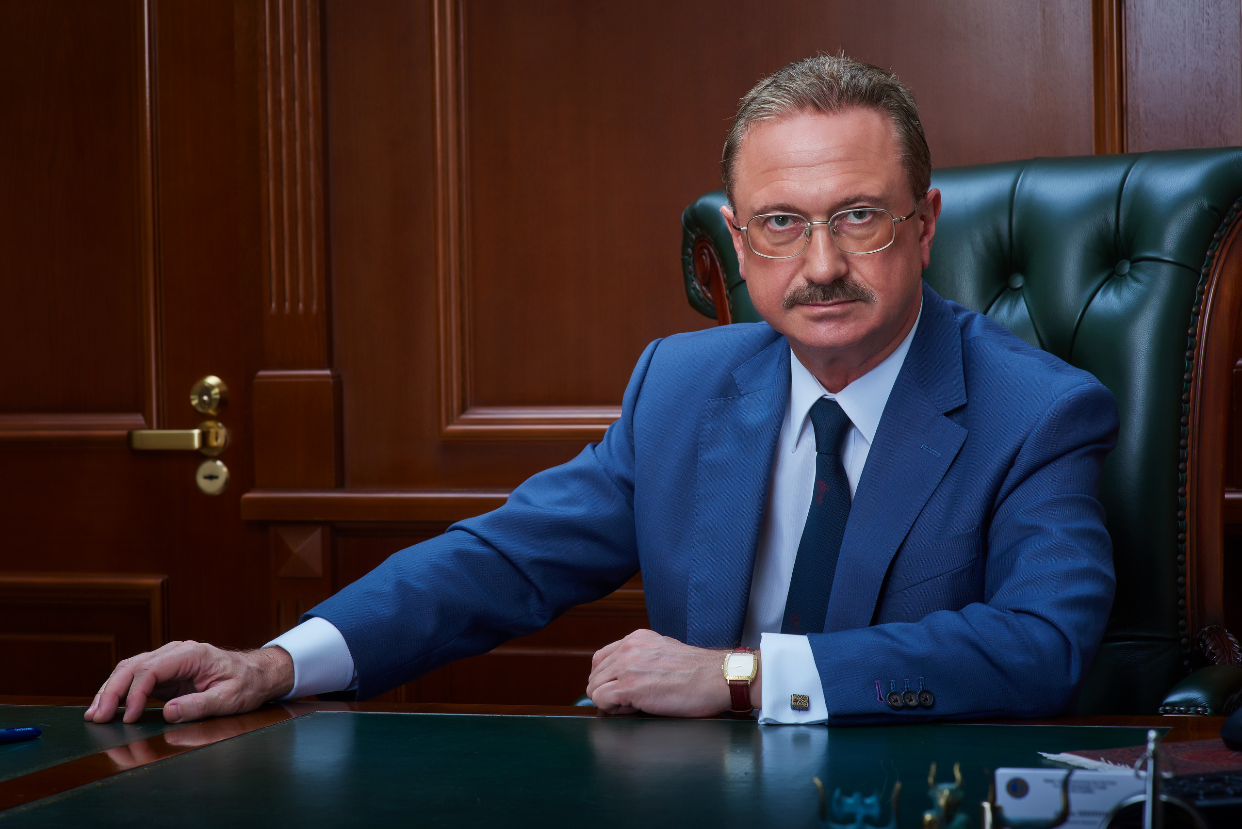 PORTRAIT. Www.apowerstudio.com