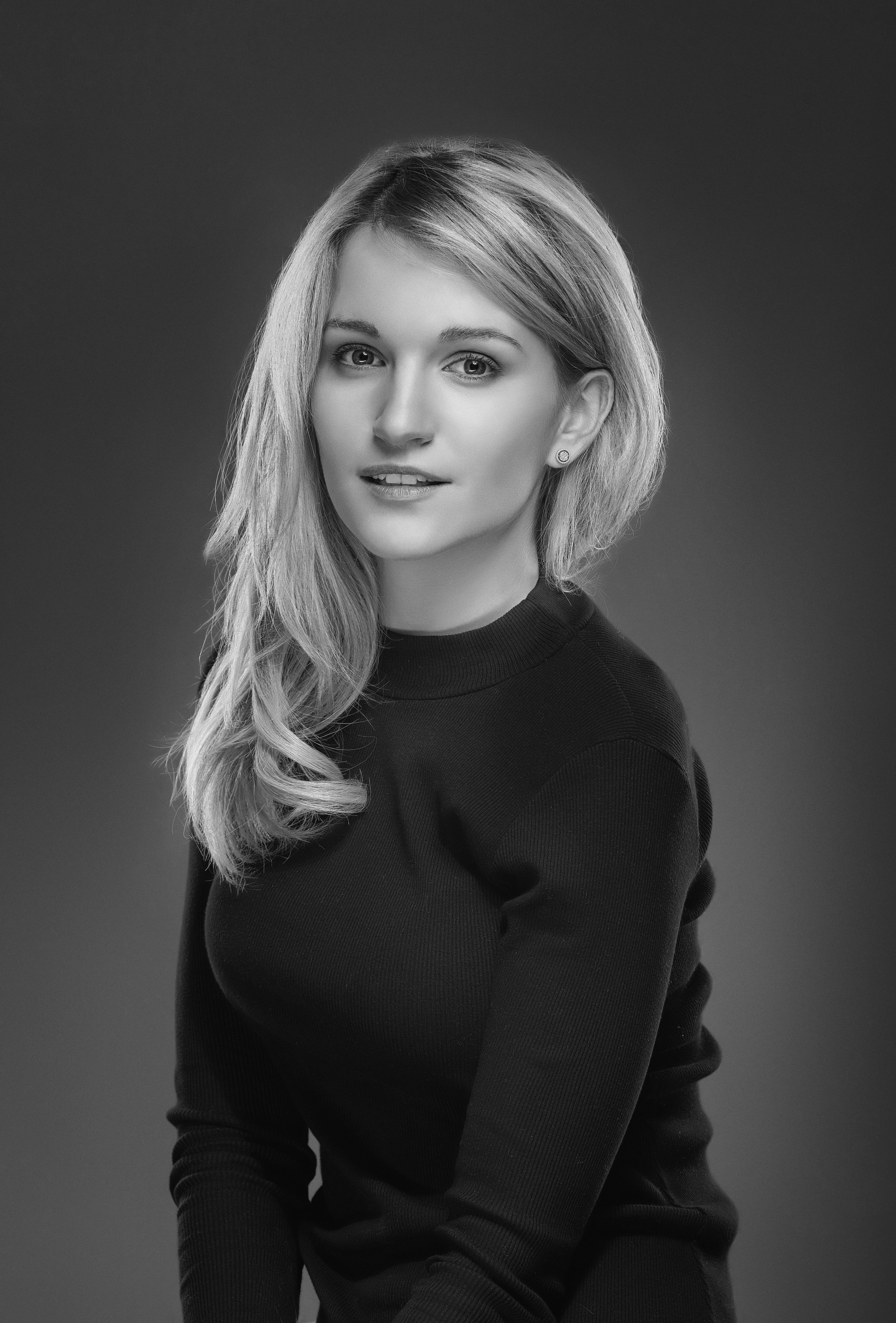 PORTRAIT. Www.apowerstudio.com