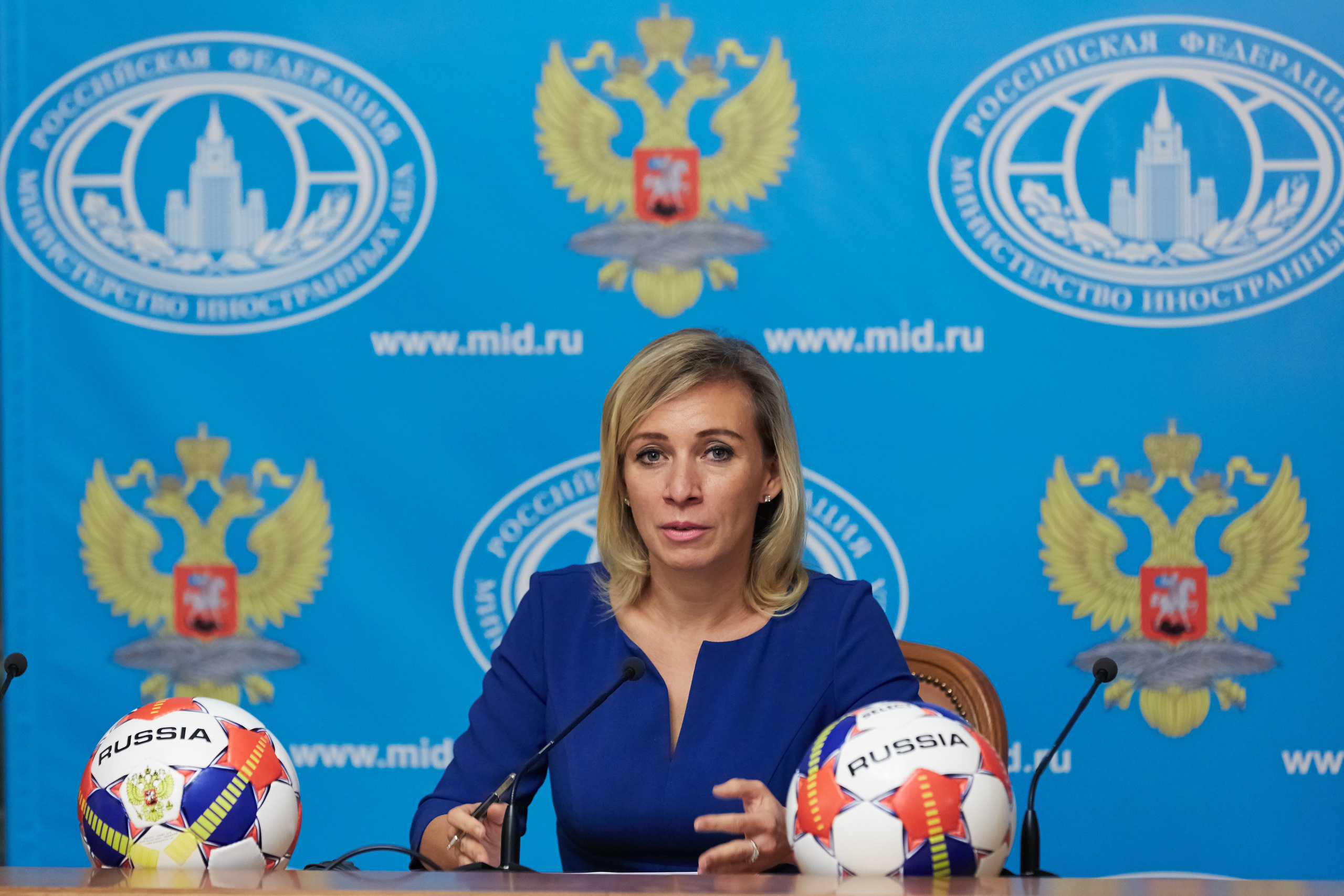 REPORTAGE. Www.apowerstudio.com