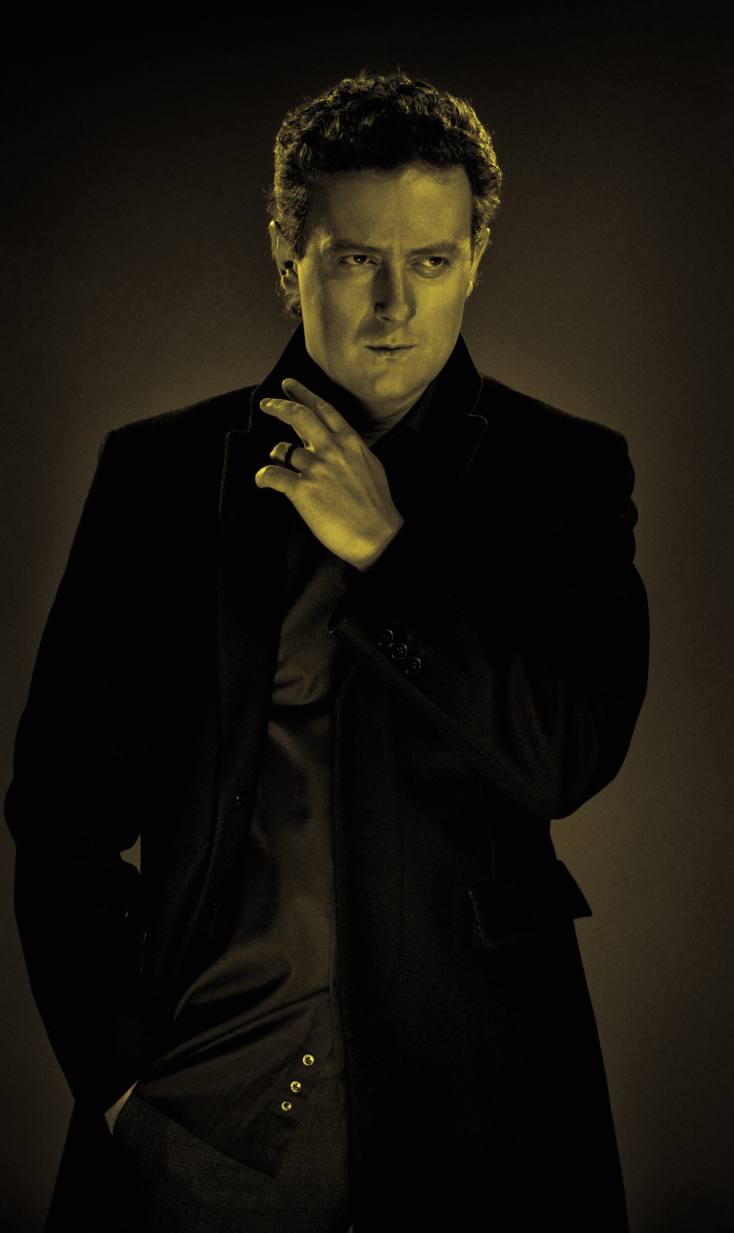 PORTRAIT. Www.apowerstudio.com