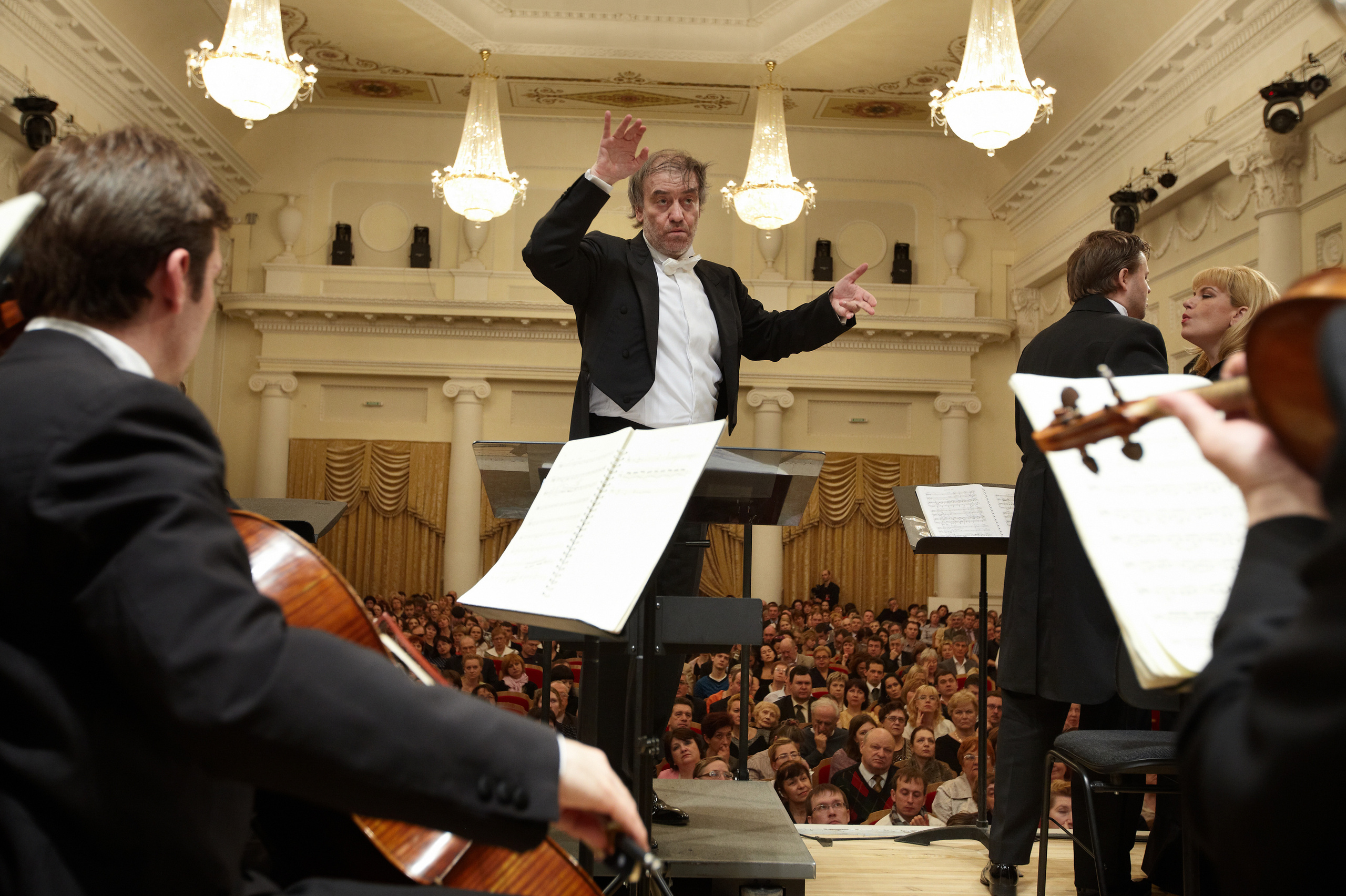 REPORTAGE. Www.apowerstudio.com