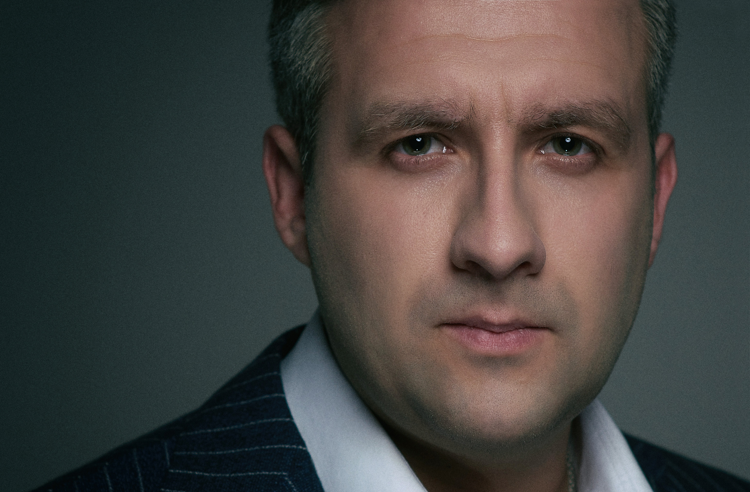 PORTRAIT. Www.apowerstudio.com