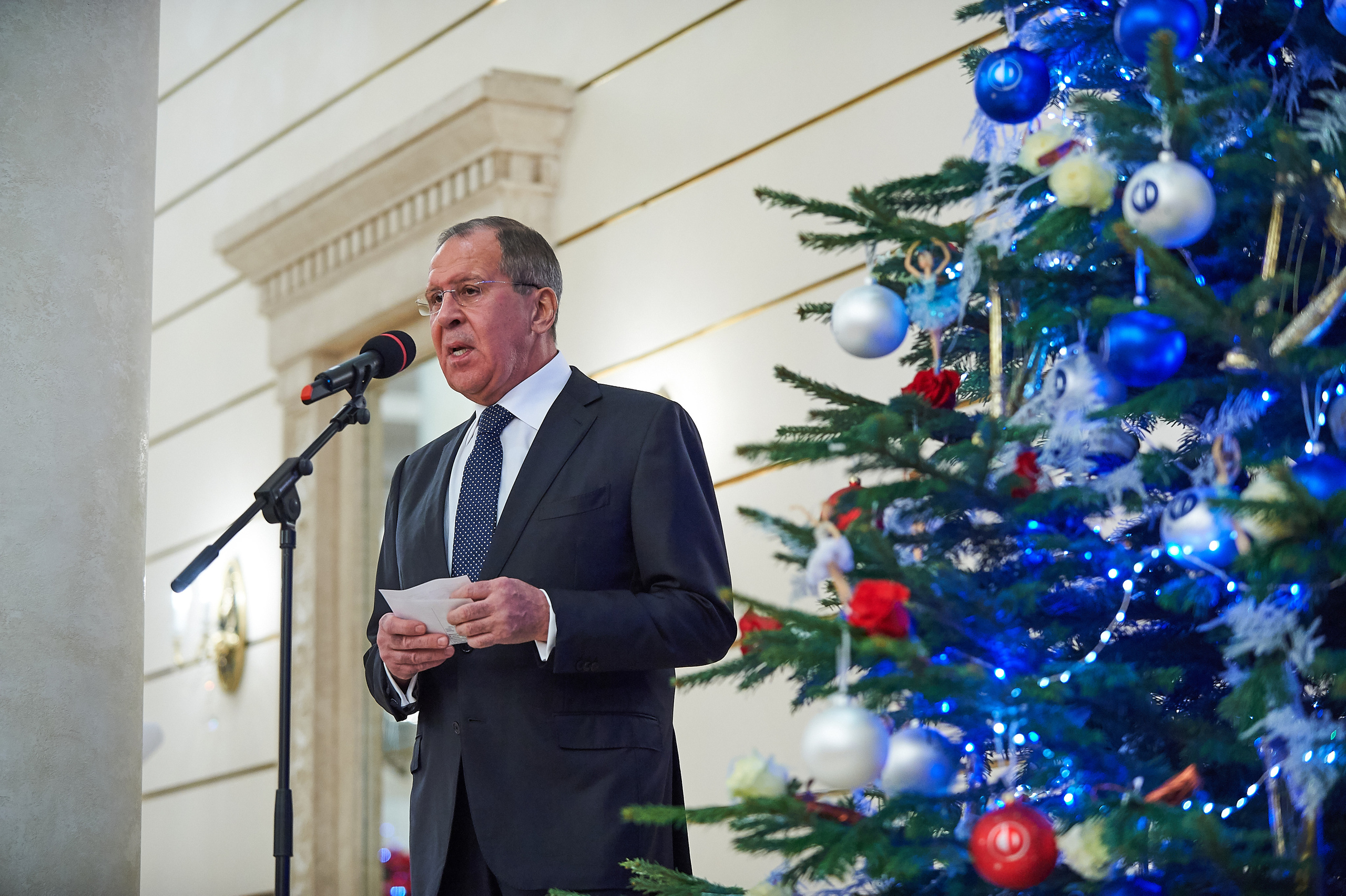 REPORTAGE. Www.apowerstudio.com