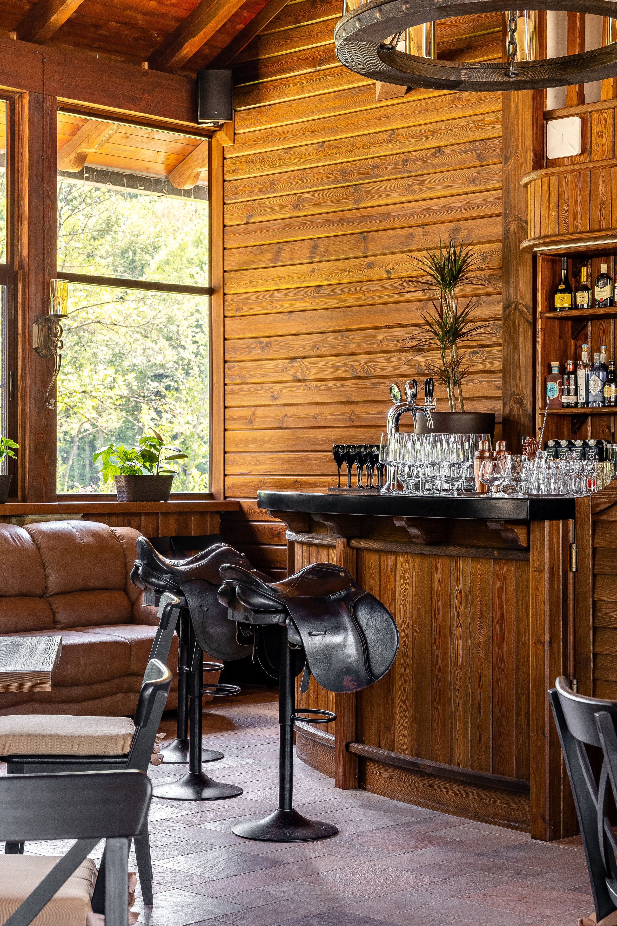 Парк-отель «Орлиное гнездо». Бар «Подкова». п. Горячий Ключ. Интерьерный фотограф в Краснодарском крае Светлана Шурлова