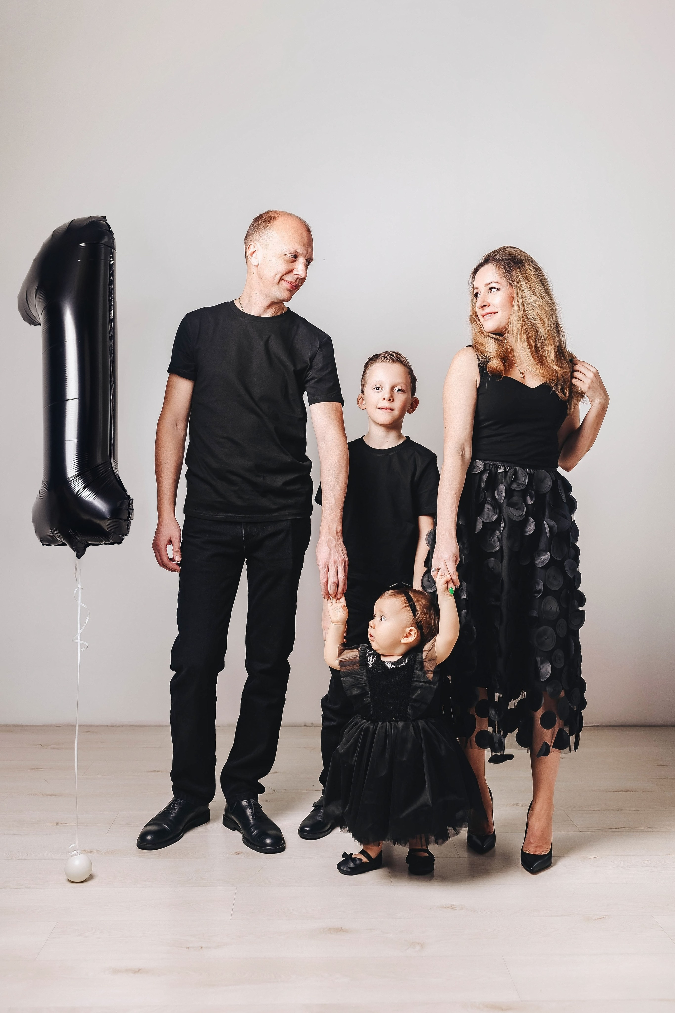 Семейные фото на годиках. Фотограф новорожденных Серпухов, Протвино, Москва I Марина Бурмистрова