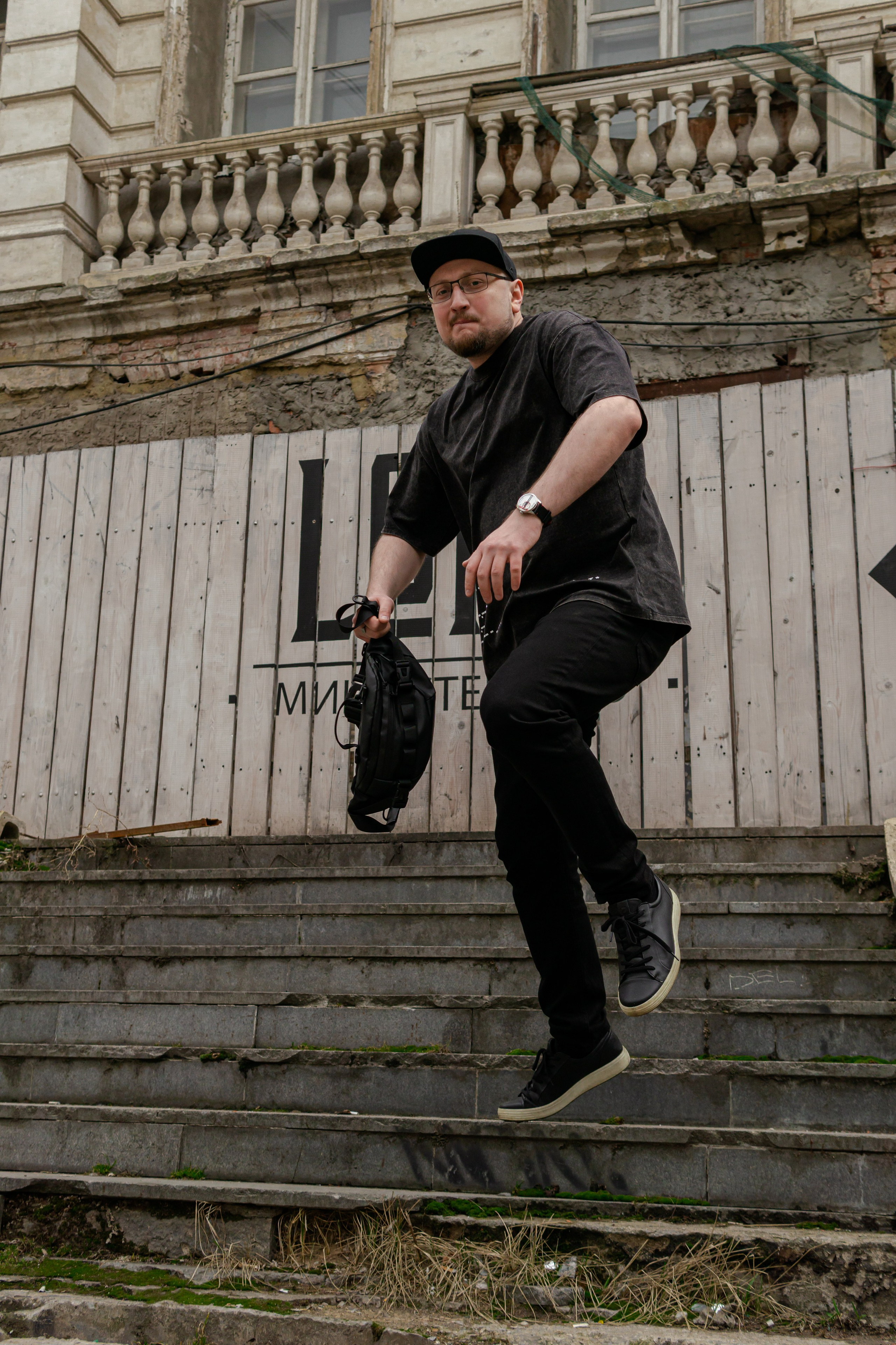 Съемка мерча БЛТ* Semiotica в городе. Фотограф-анималист Ксения Воробьева, Москва