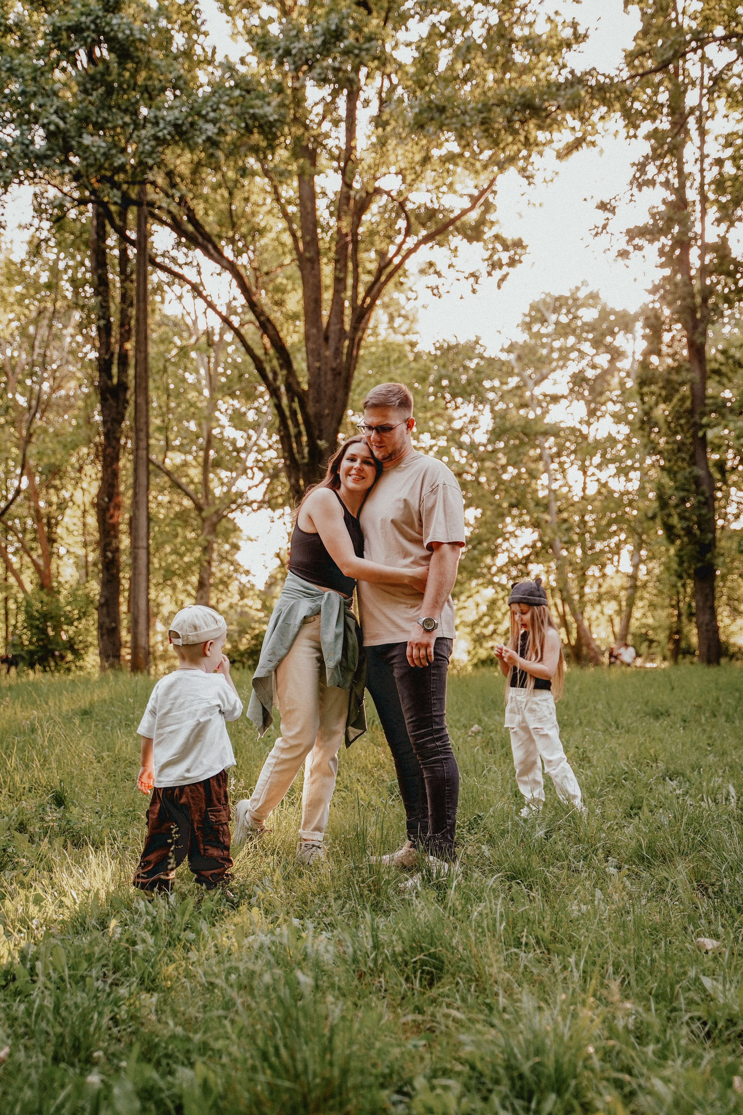 Семейная фотосессия со скейтом и самокатом. Семейный и женский фотограф в Краснодаре Анастасия Приймак