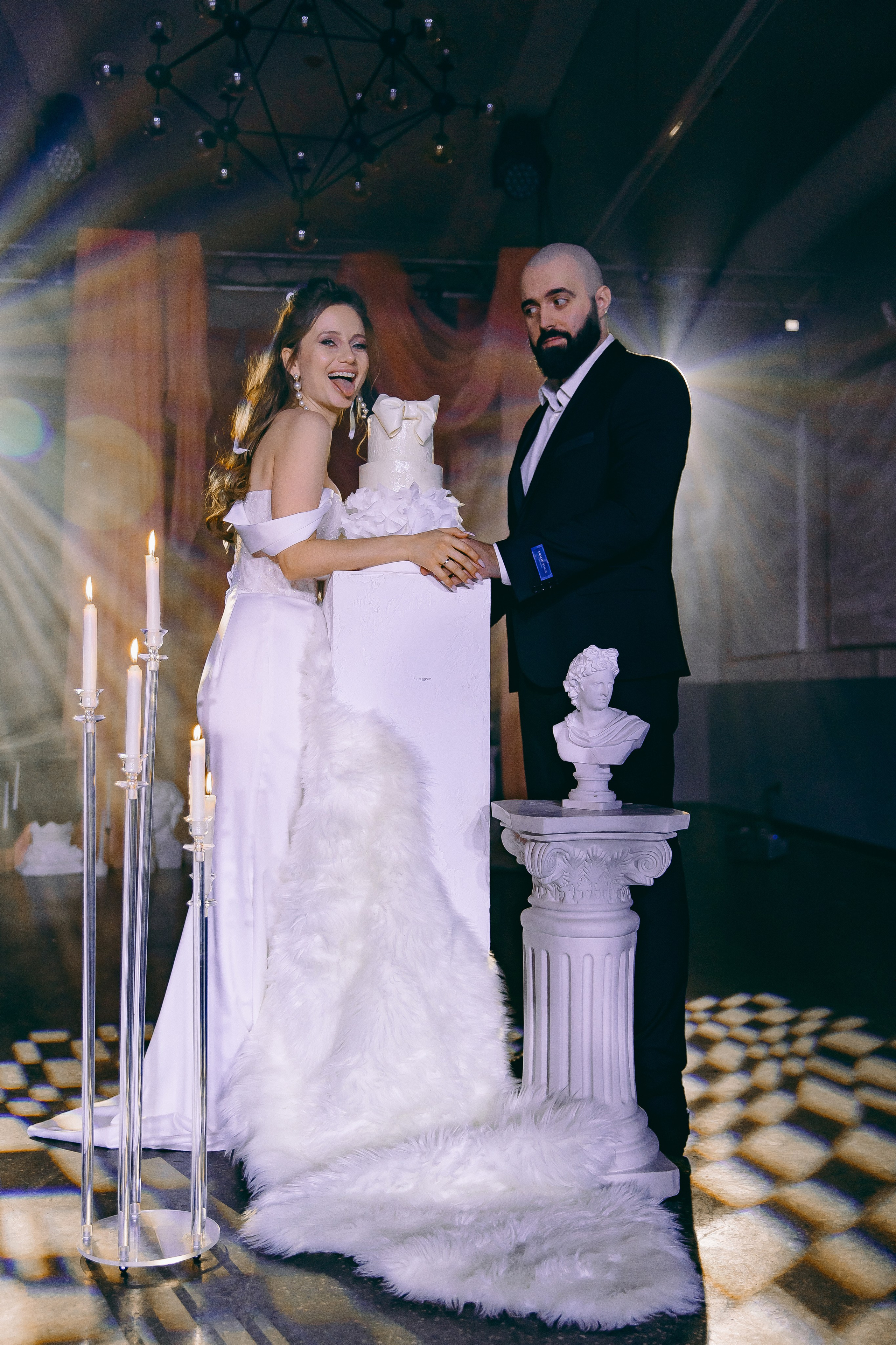 История торта Олеси и Владимира. Свадебный и семейный фотограф в Рязани Саша Крутых